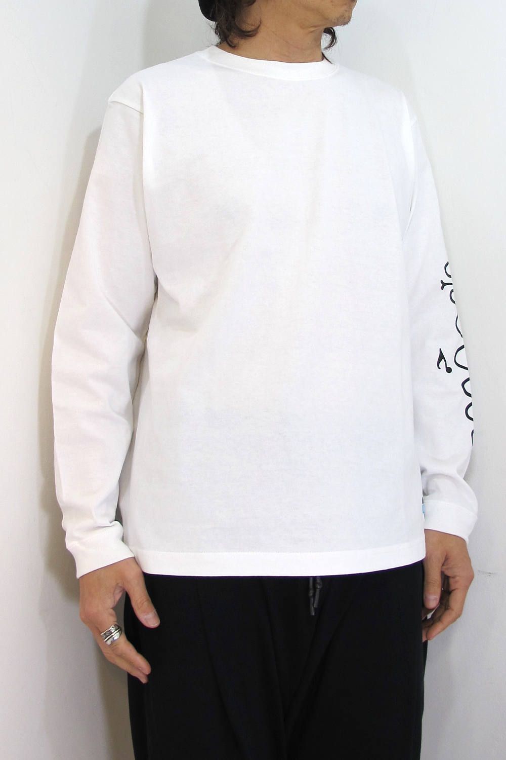 ×F-LAGSTUF-F "LINDA" L/S TEE (WHITE) / ×フラグスタフ コラボレーションロンT