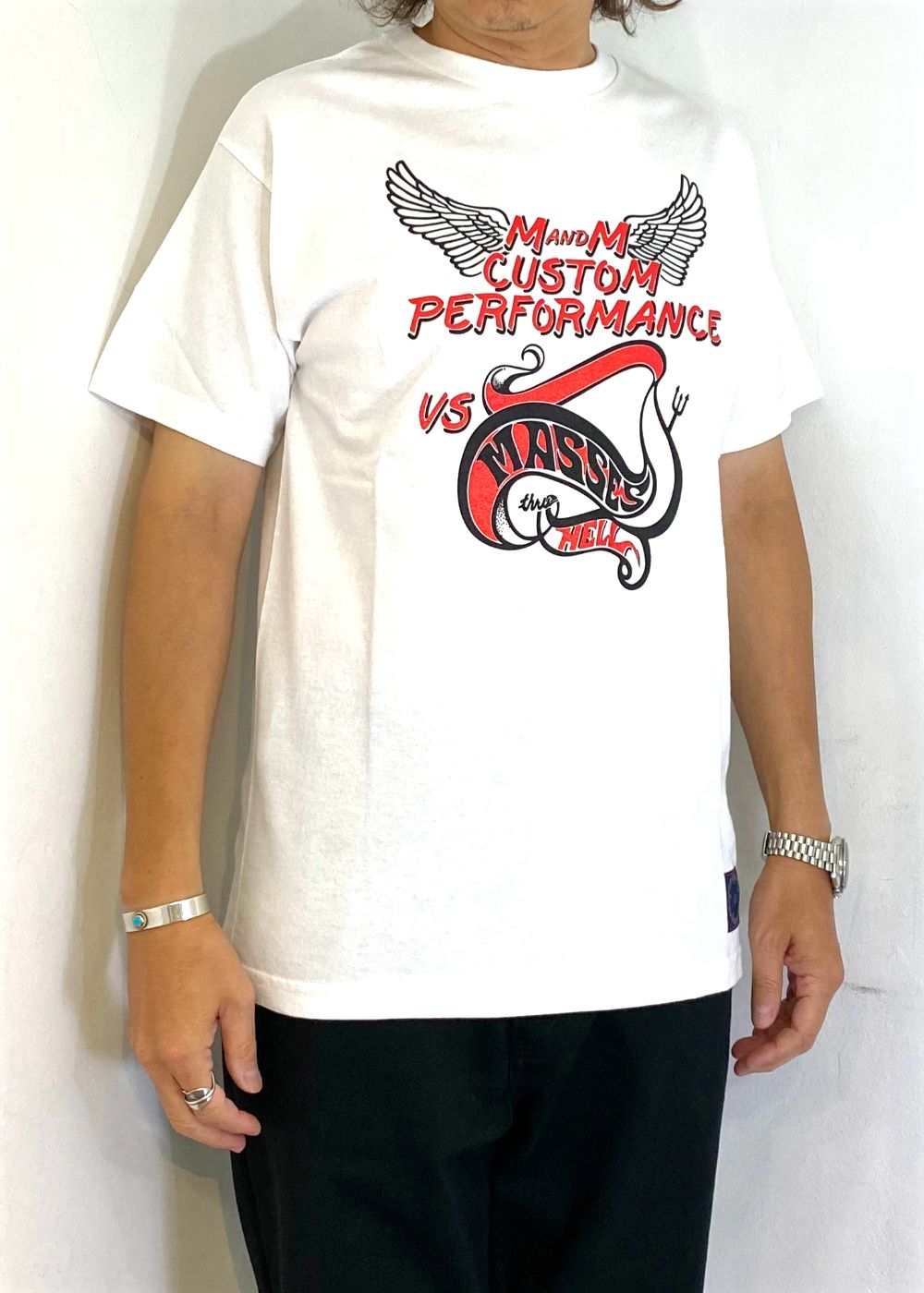 WHITE エムアンドエム×マシス Tシャツ M&M CUSTOM PERFORMANCE - ×MASSES ROLLAR T (WHITE) / マシス
