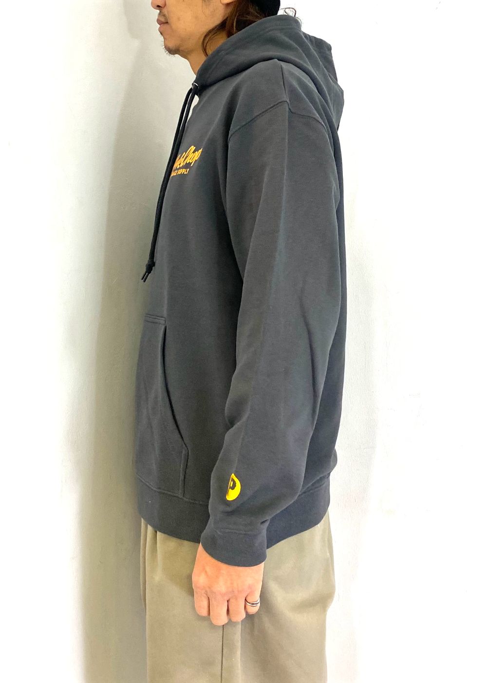 【ラスト1点】SCRIPT PORK HOODIE (ASH BLACK) / ロゴ スウェットパーカー