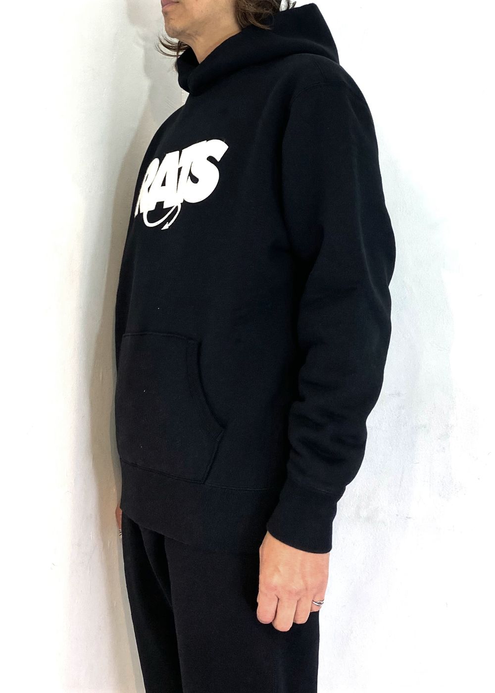 BOX LOGO HOODIE (BLACK) / ロゴ アップリケ スウェット パーカー