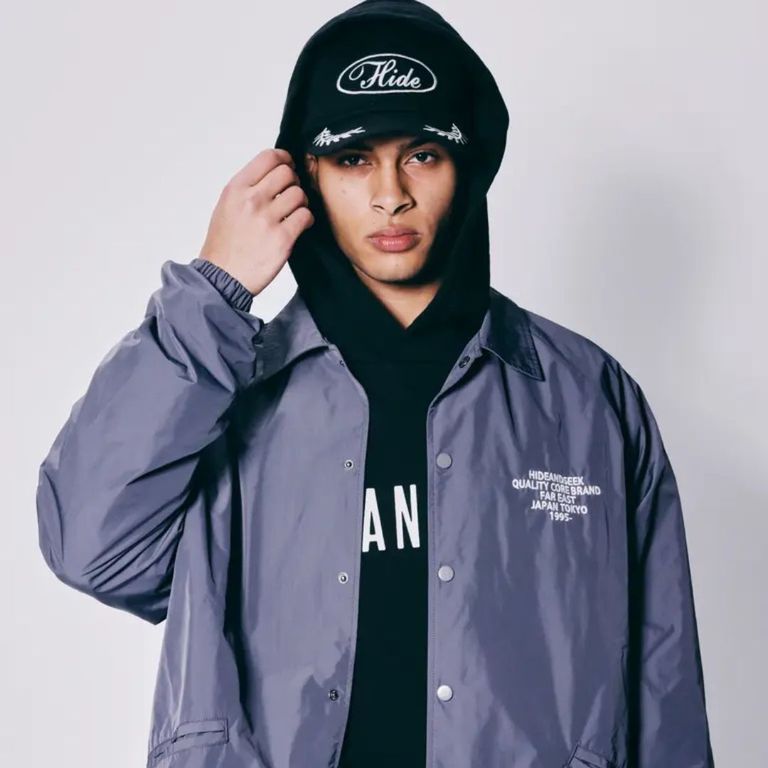 HIDE AND SEEKのナイロンジャケットで軽快な春を！