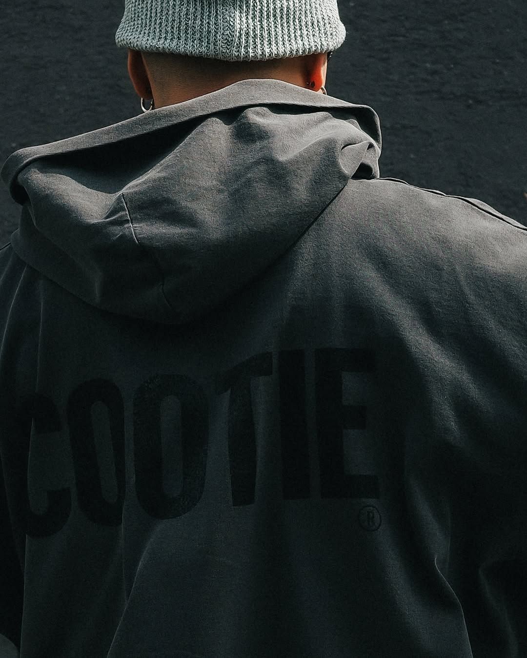 COOTIE PRODUCTIONS - Pigment Dyed L/S Hooded Tee (BLACK