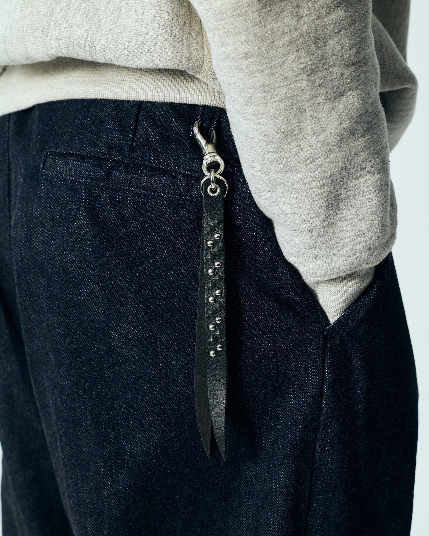 ROUND & PYRAMID STUDS LEATHER SHORT KEY RING (BLACK) / スタッズ レザー キーリング ショート バージョン