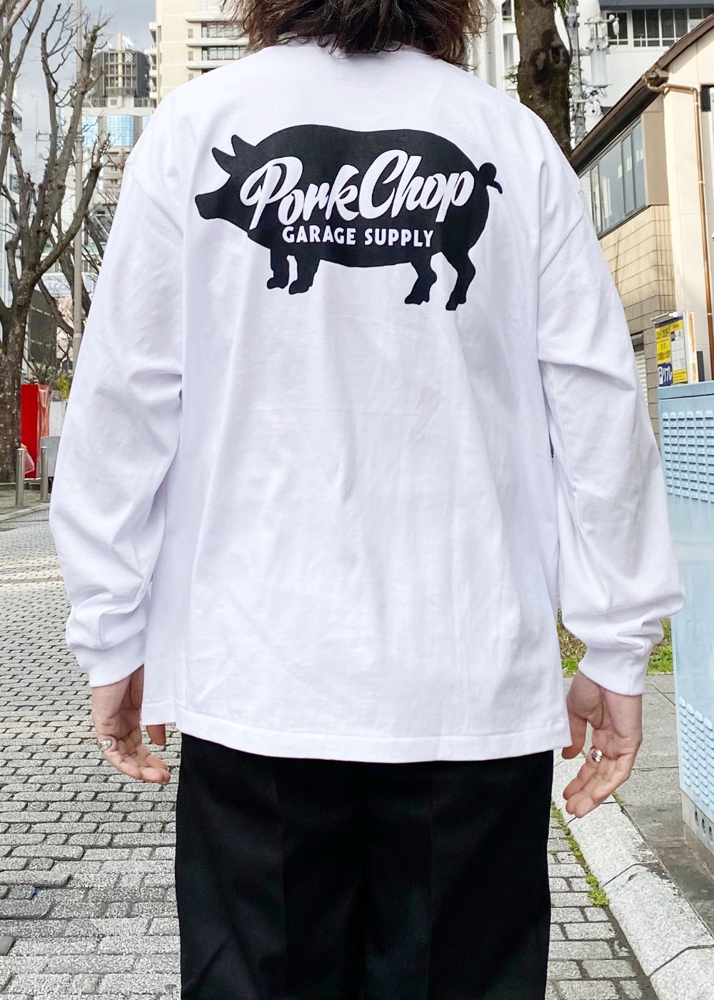 SCRIPT PORK L/S TEE (WHITE) / スクリプト ロゴ L/S Tシャツ
