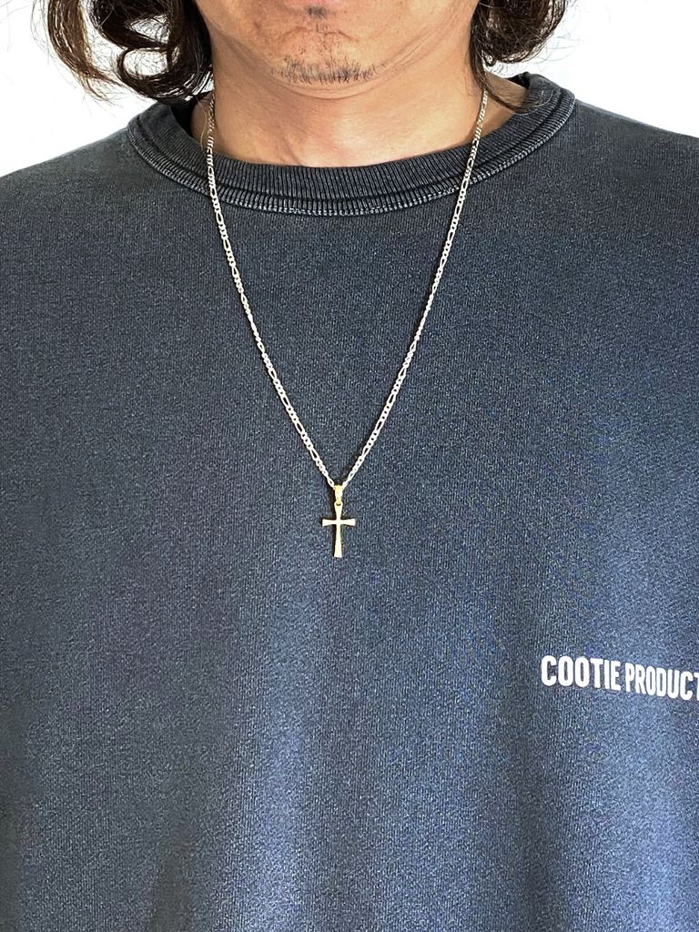 ANTIDOTE BUYERS CLUB - ENGRAVED TINY CROSS PENDANT (GOLD 