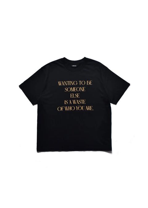 WANTING TO BE SOMEONE T-SH (BLK) / タイポグラフィ プリント Tシャツ