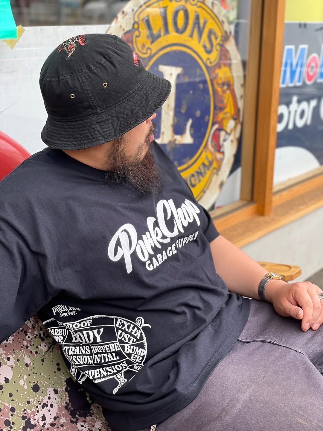 MULTI LOGOS TEE 2025 (BLACK) / マルチロゴ S/S Tシャツ