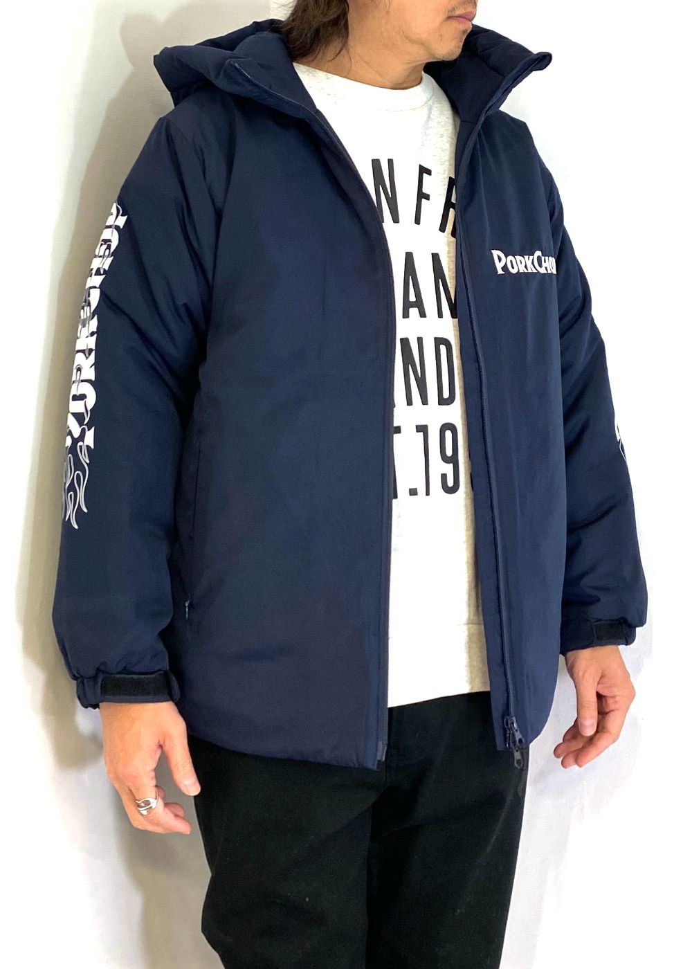BURNING LOGO HOODED JKT (NAVY) / フーデッド パフ ジャケット
