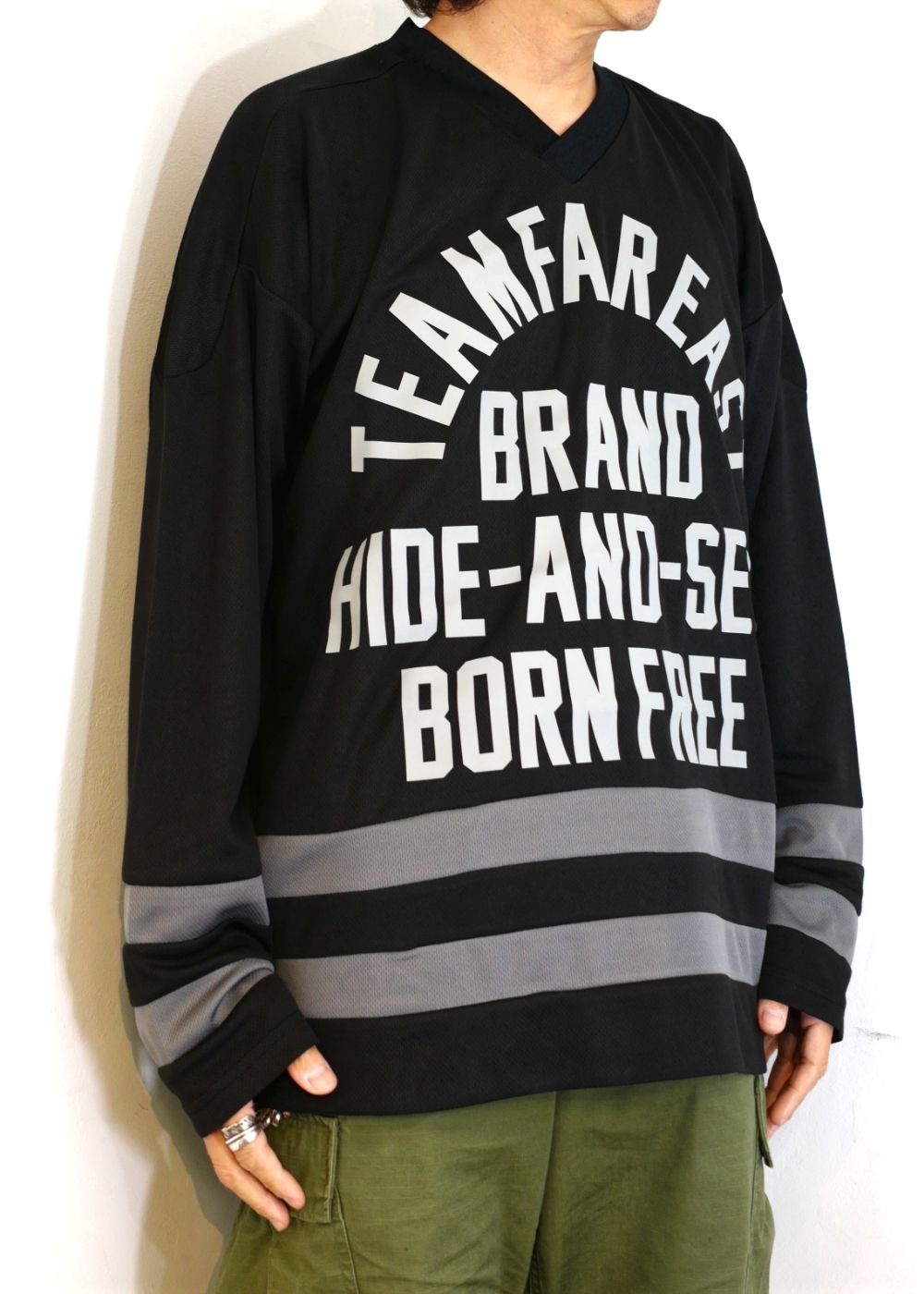 HIDE AND SEEK - HOCKEY JERSEY (BLACK) / ホッケー ジャージ | LOOPHOLE