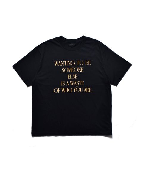WANTING TO BE SOMEONE T-SH (BLK) / タイポグラフィ プリント Tシャツ
