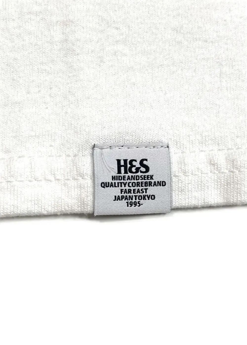 The HAS S/S Tee (WHITE) / ロゴ プリント Tシャツ