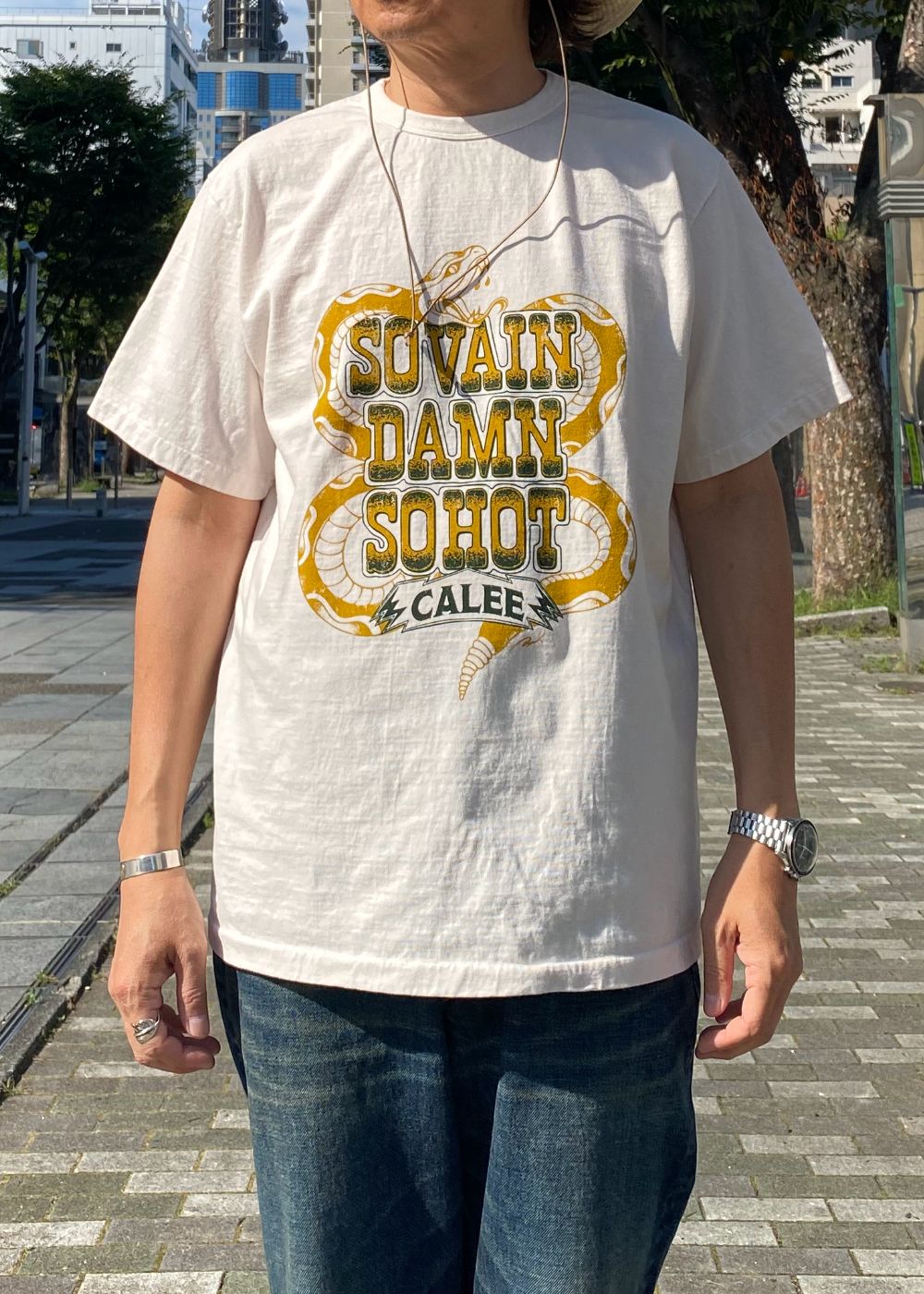 GARMENT DYE SNAKE LOGO TEE ＜BARTHDAY WORKS DESIGN＞ (WHITE) / ×バースデイワークス コラボ Tシャツ