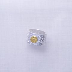 KARAKUSA Ring L with Gold Point L (SILVER) / 24金Lポイント唐草リング(特大)