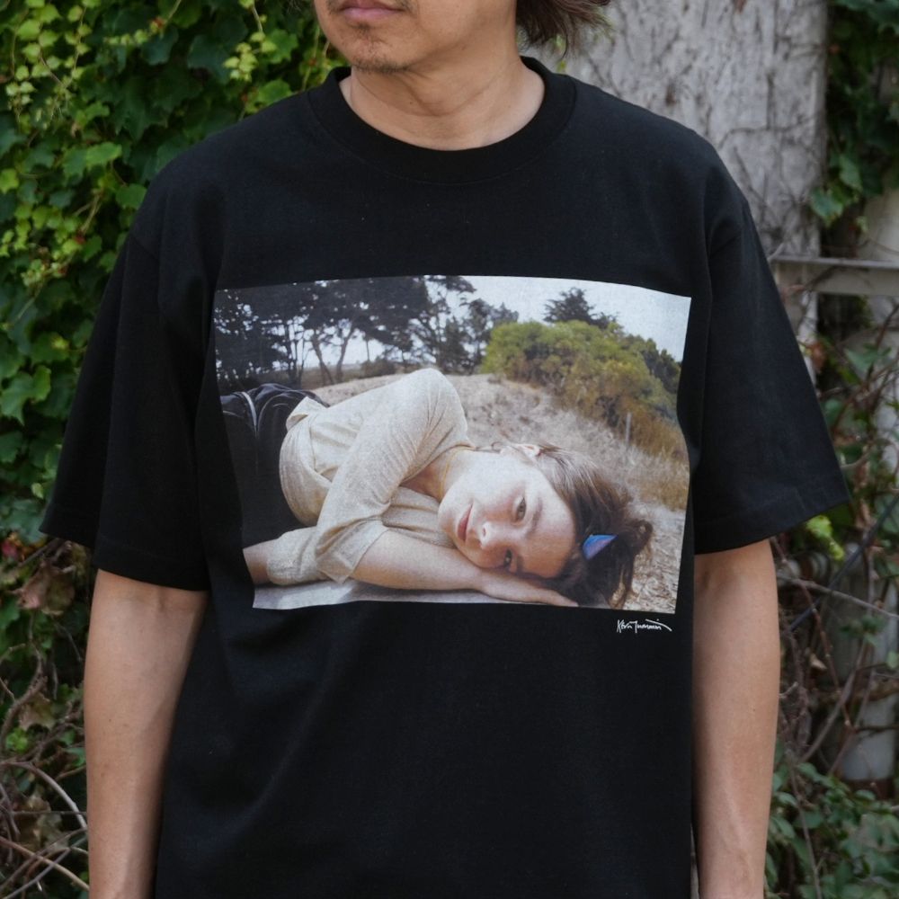 【ラスト1点】【Bjork by Kevin Cummins×GDC】Color Tee (BLACK) / ×Bjork by Kevin Cummins コラボ Tシャツ
