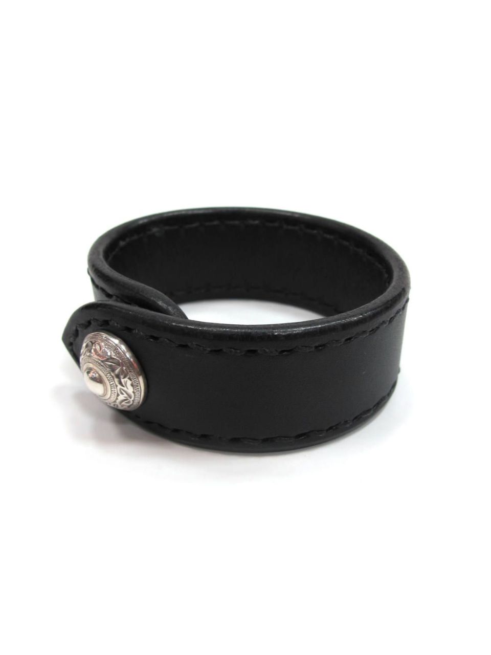 ANTIDOTE BUYERS CLUB - LEATHER WRISTBAND (BLACK) / コンチョボタン レザーリストバンド |  LOOPHOLE