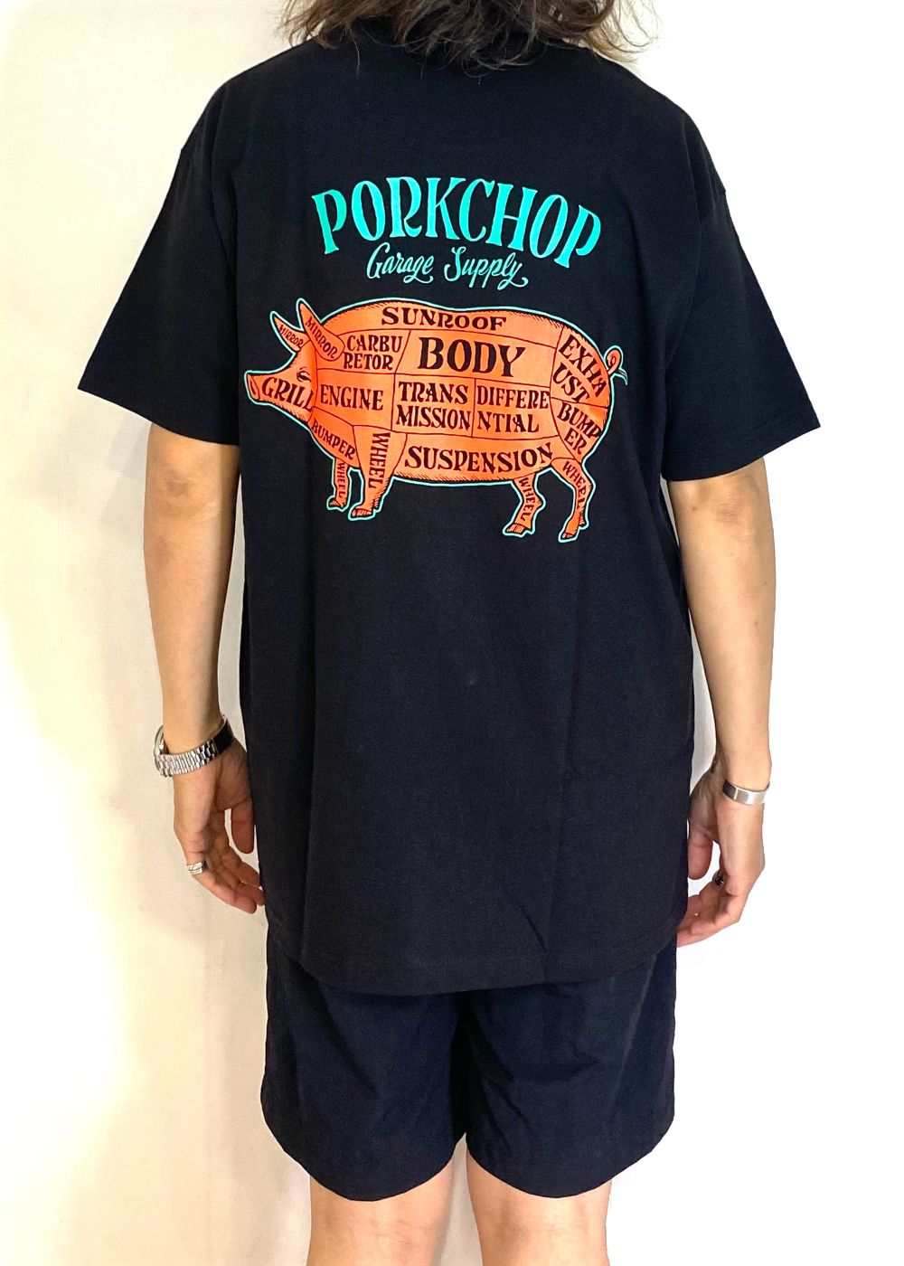 PORK BACK TEE (BLACK) / ポークバック ロゴ Tシャツ