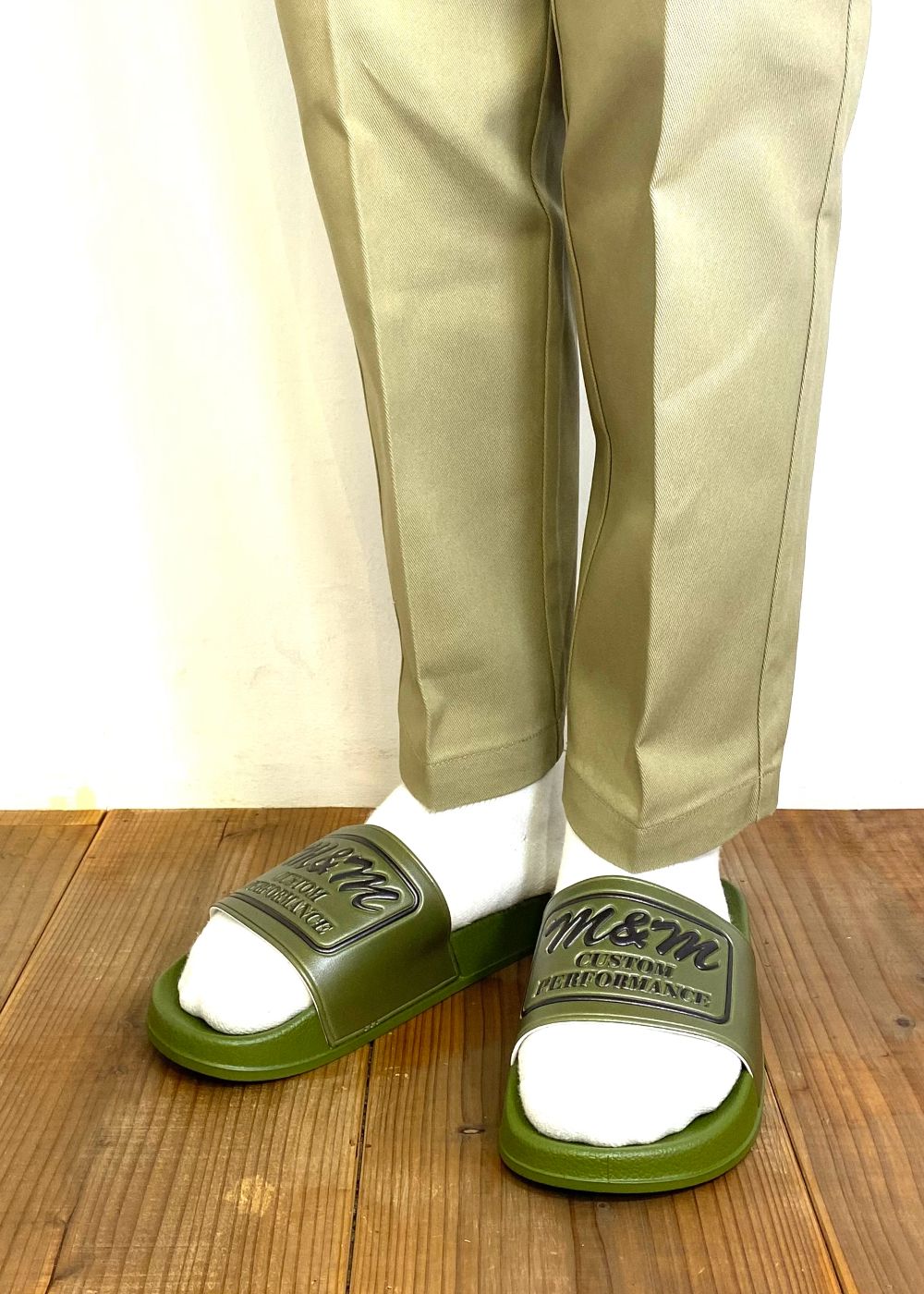 SANDALS (OLIVE) / エンボスロゴ シャワーサンダル