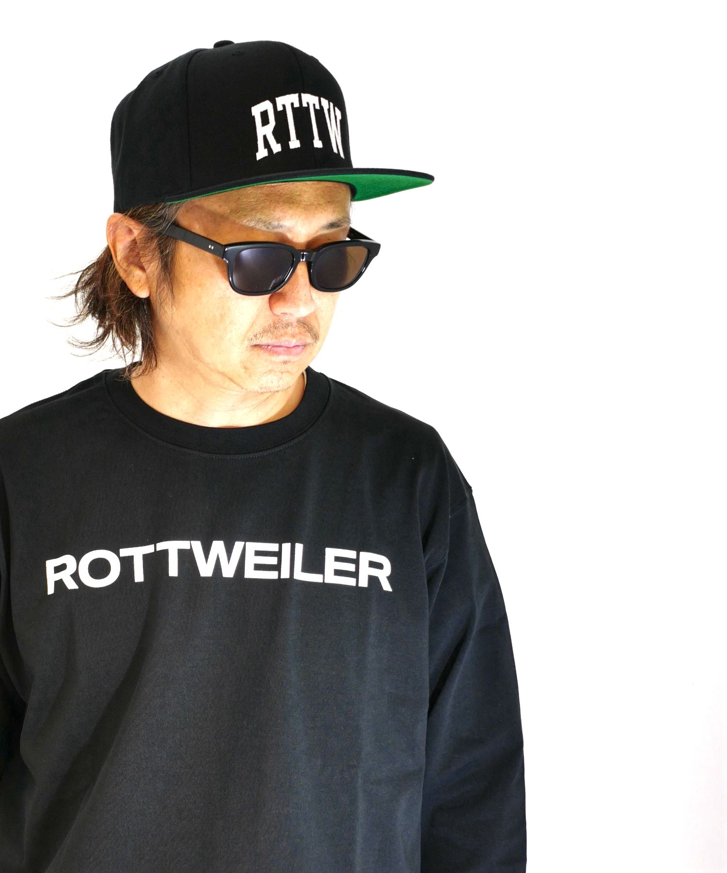RTTW CAP (BLACK) / ロゴ刺繍 ベースボールキャップ。