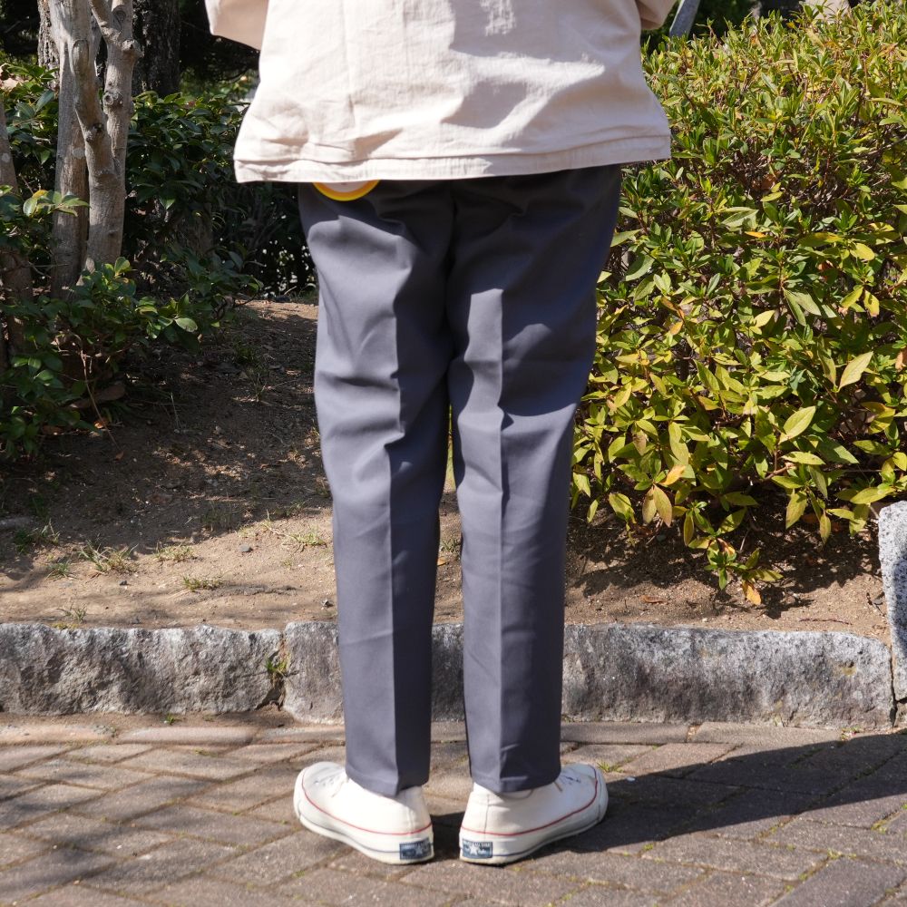 DICKIES 10L TC PANTS "THUNDERS" (CHARCOAL) / ディッキーズ コラボ チノパンツ