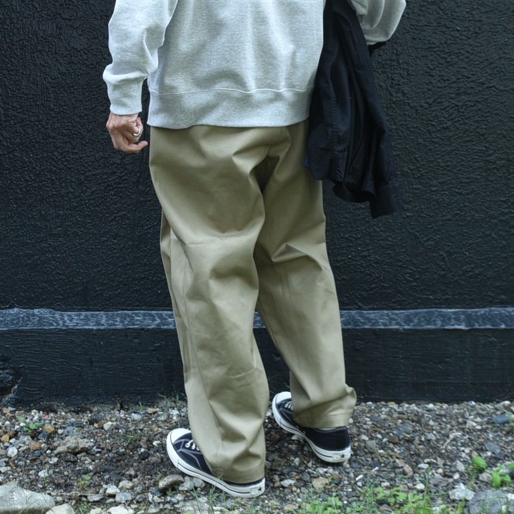 王道に加わる独自のエッセンス / Raza 1 Tuck Trousers (COOTIE