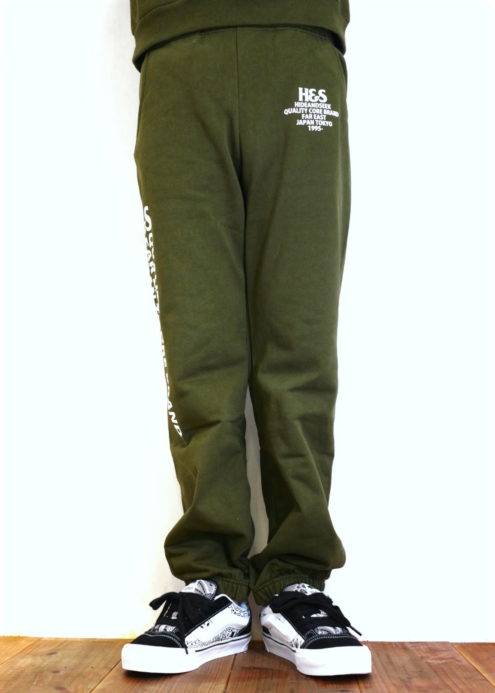 HIDE AND SEEK - 【ラスト1点】HS SWEAT PANT (OLIVE DRAB