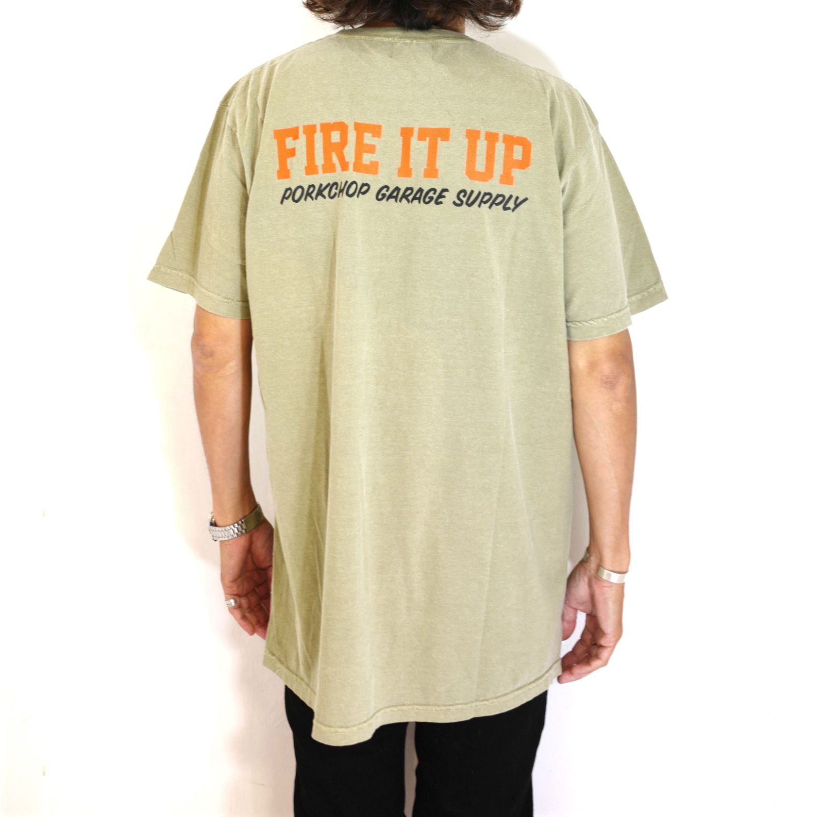 【ラスト1点】FIRE BLOCK POCKET TEE (KHAKI) / ロゴ プリント ポケットTシャツ