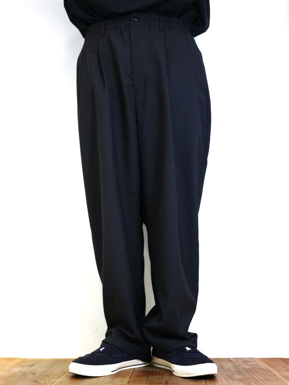 COOTIE PRODUCTIONS - T/W 2 TUCK EASY PANTS (BLACK) / ポリウール