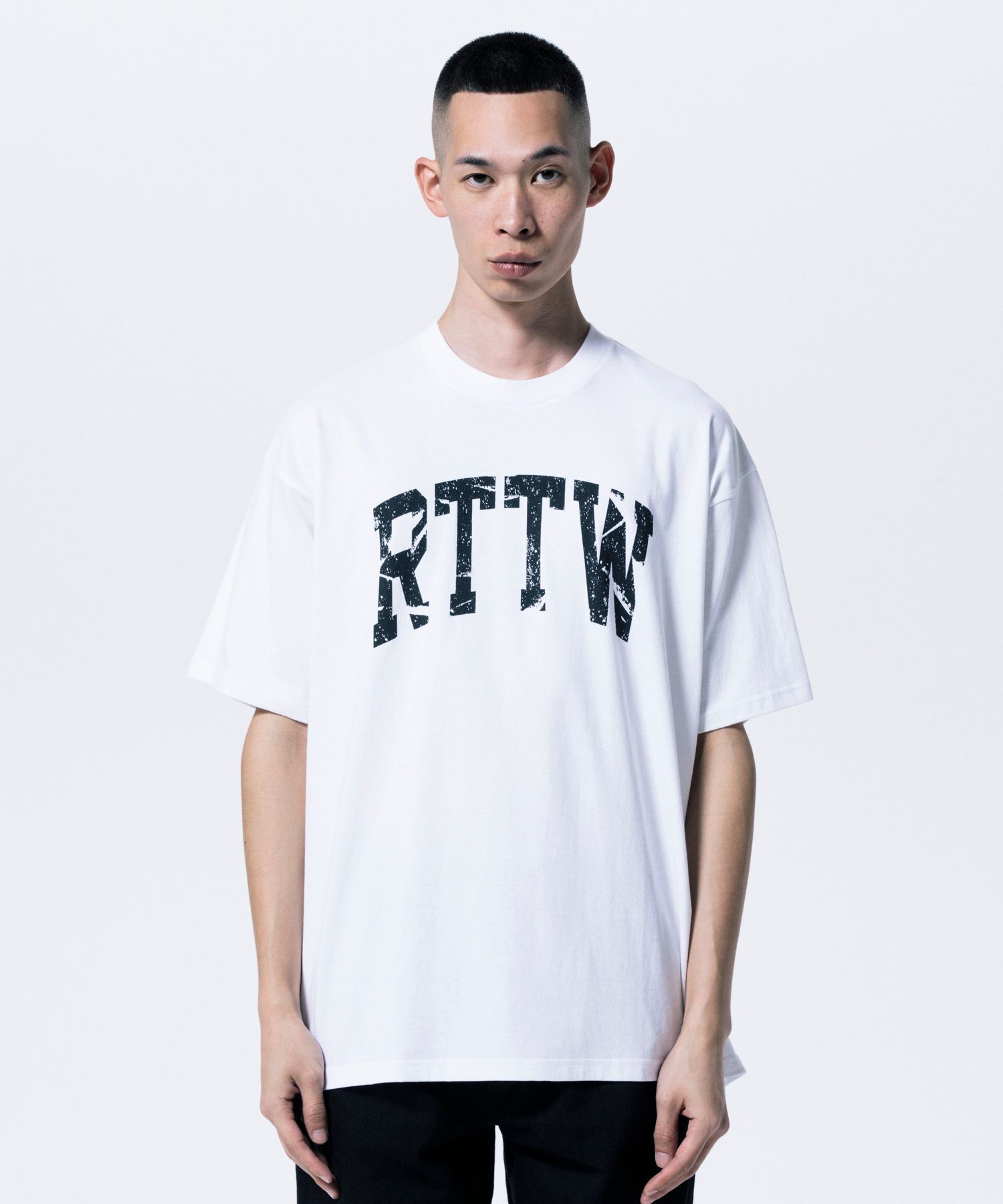 RTTW TEE (WHITE) / カレッジ ロゴ プリント Tシャツ