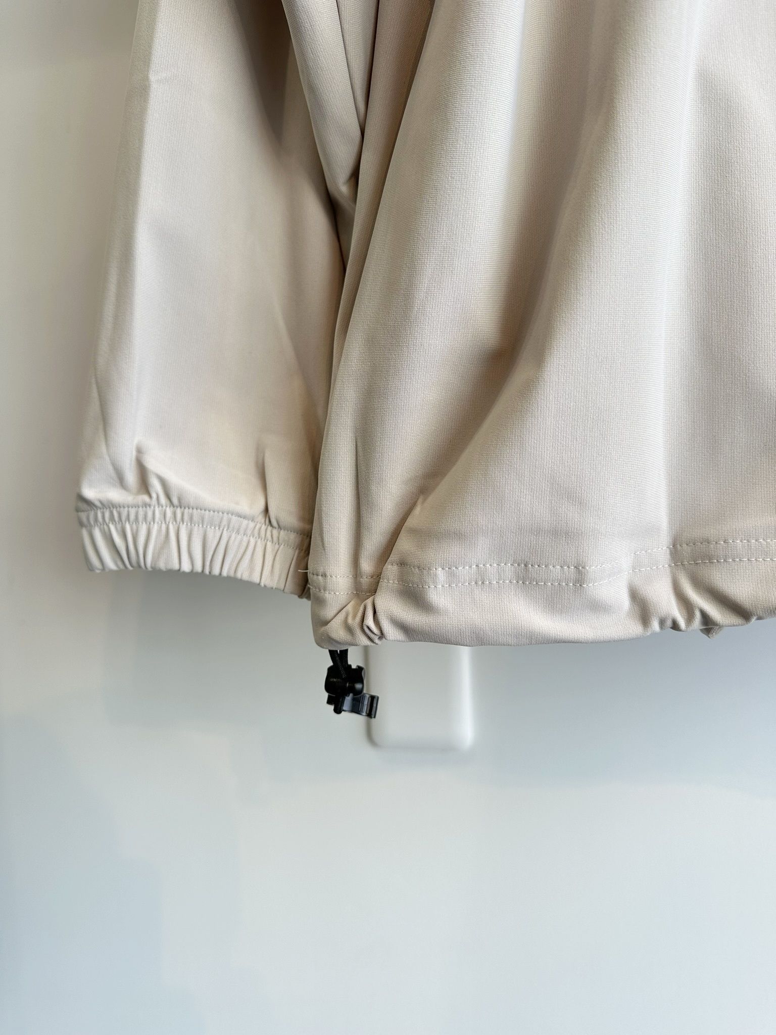 NYLON TECH HOODIE / RC31-C-003 / ナイロンプルオーバーパーカー / グレージュ