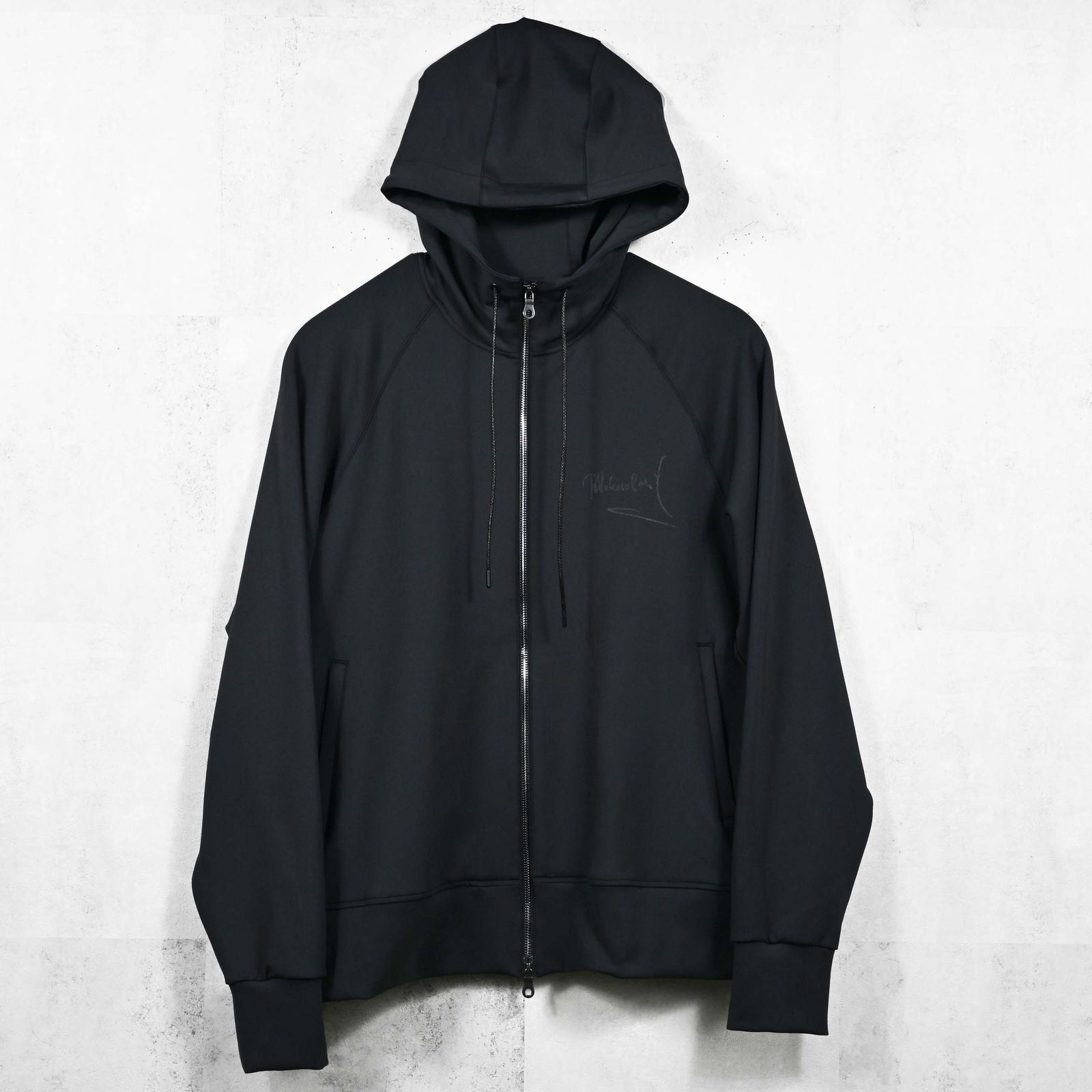 SIGN ZIP HOODIE / DP1-C-002 / サインプリントジップパーカー / ブラック (2月上旬入荷予定)