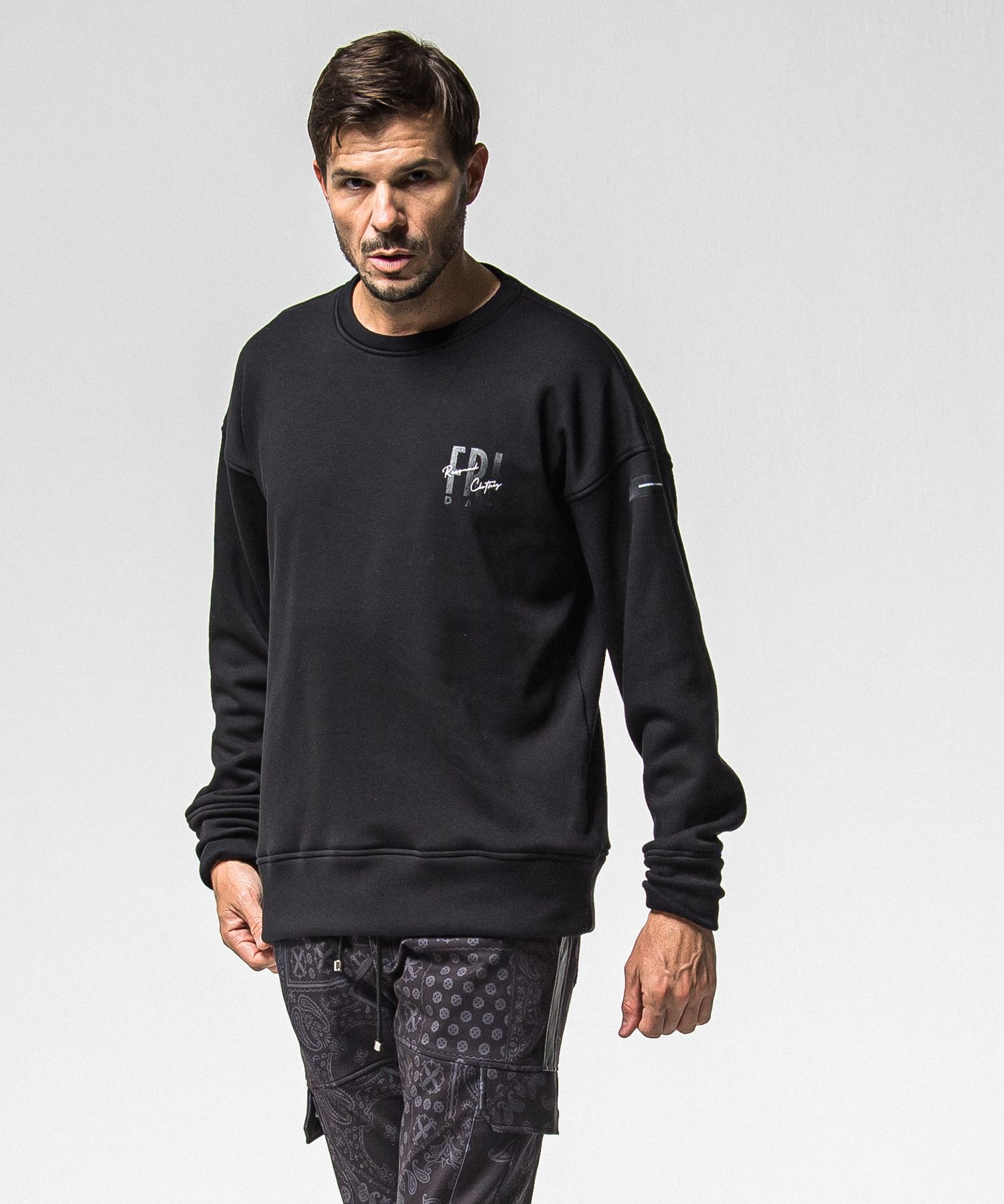 【FRIDAYコラボ】 FRIDAY STANDARD LOGO VELOURS FLEECE TRAINER / RCF1-C-004 / 裏起毛FRIDAYスタンダードロゴトレーナー / ブラック (11月上旬入荷予定)
