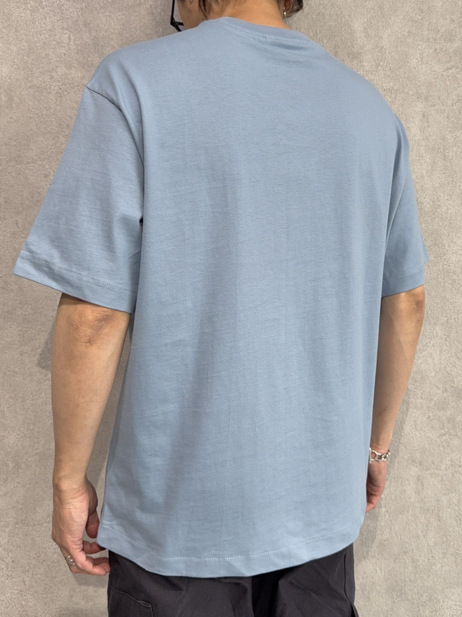 スタンダードロゴ リラックスクルーネックTシャツ / 40HM228 / CFF(サックスブルー)