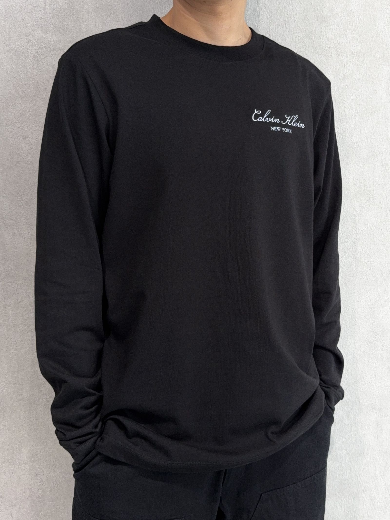 ロングスリーブ イージー20sスクリプトグラフィックTシャツ / 4RH854G / UB1(ブラック)