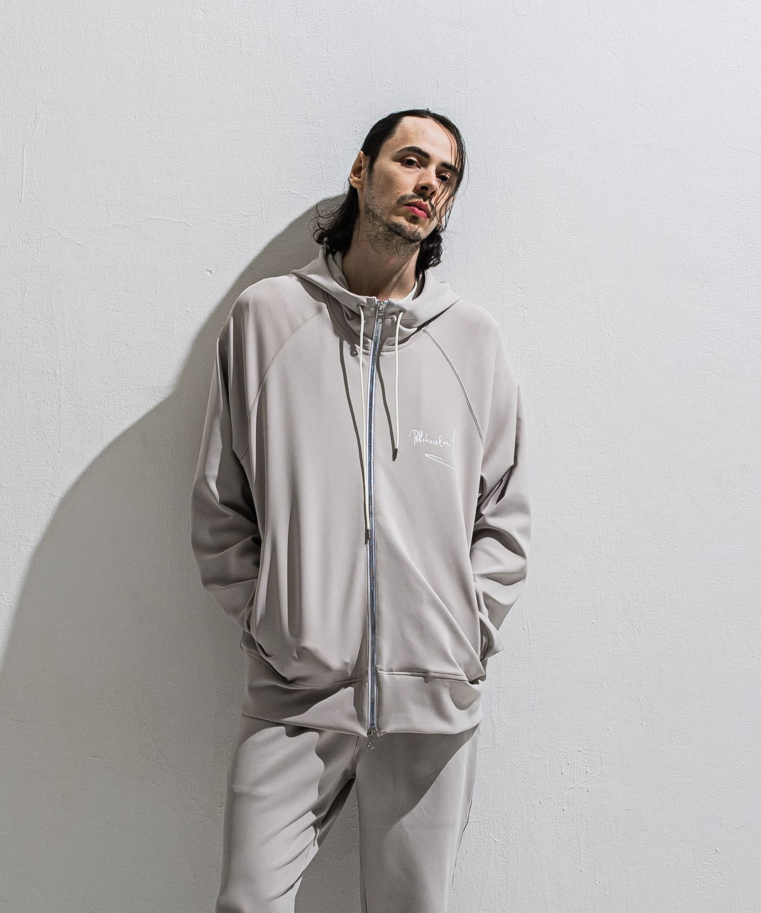 SIGN ZIP HOODIE / DP1-C-002 / サインプリントジップパーカー / グレージュ (2月上旬入荷予定)