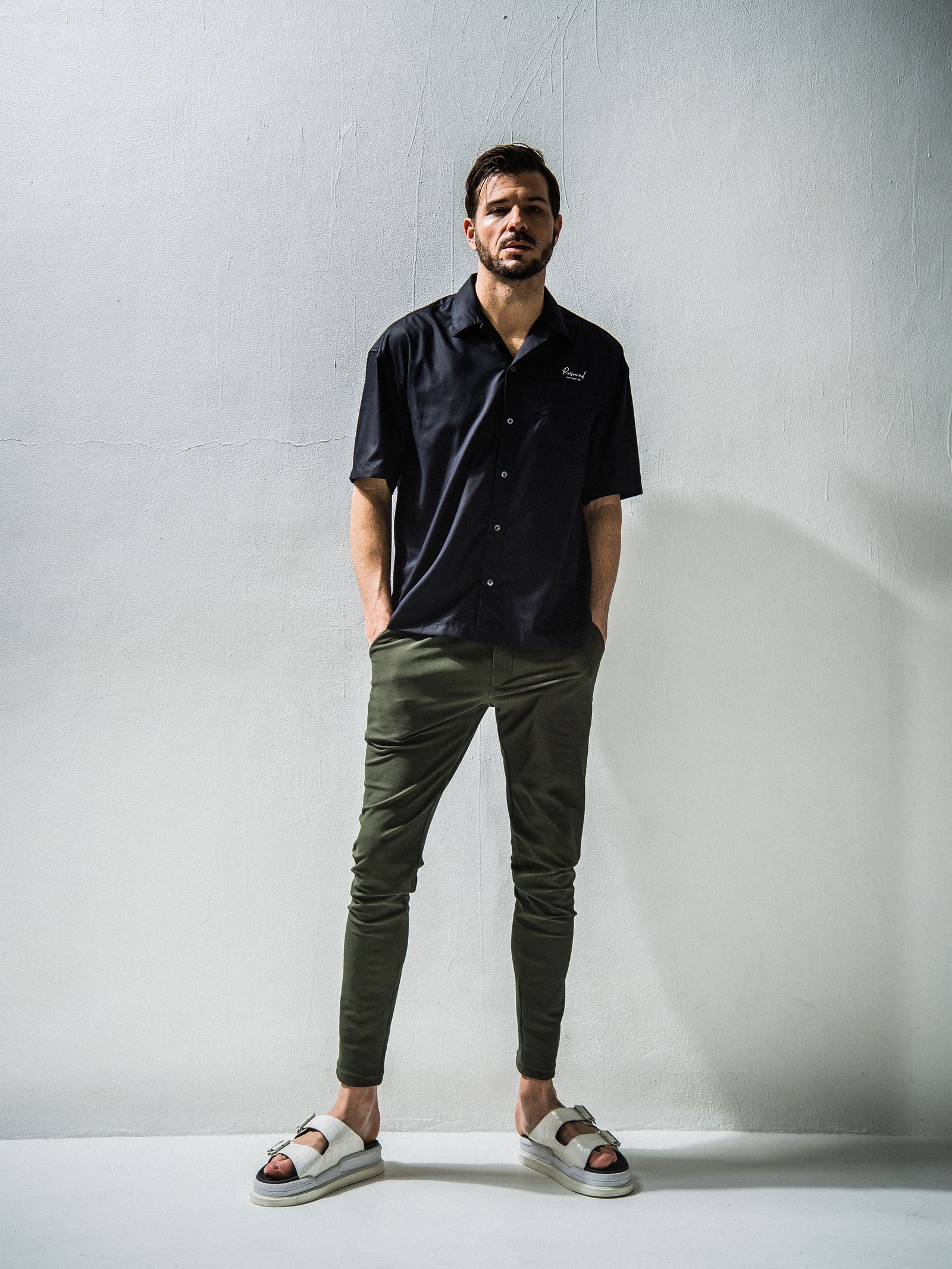 CHRIS EASY TUCK PANTS / RC24-ST-016T / イージータックパンツ / カーキ