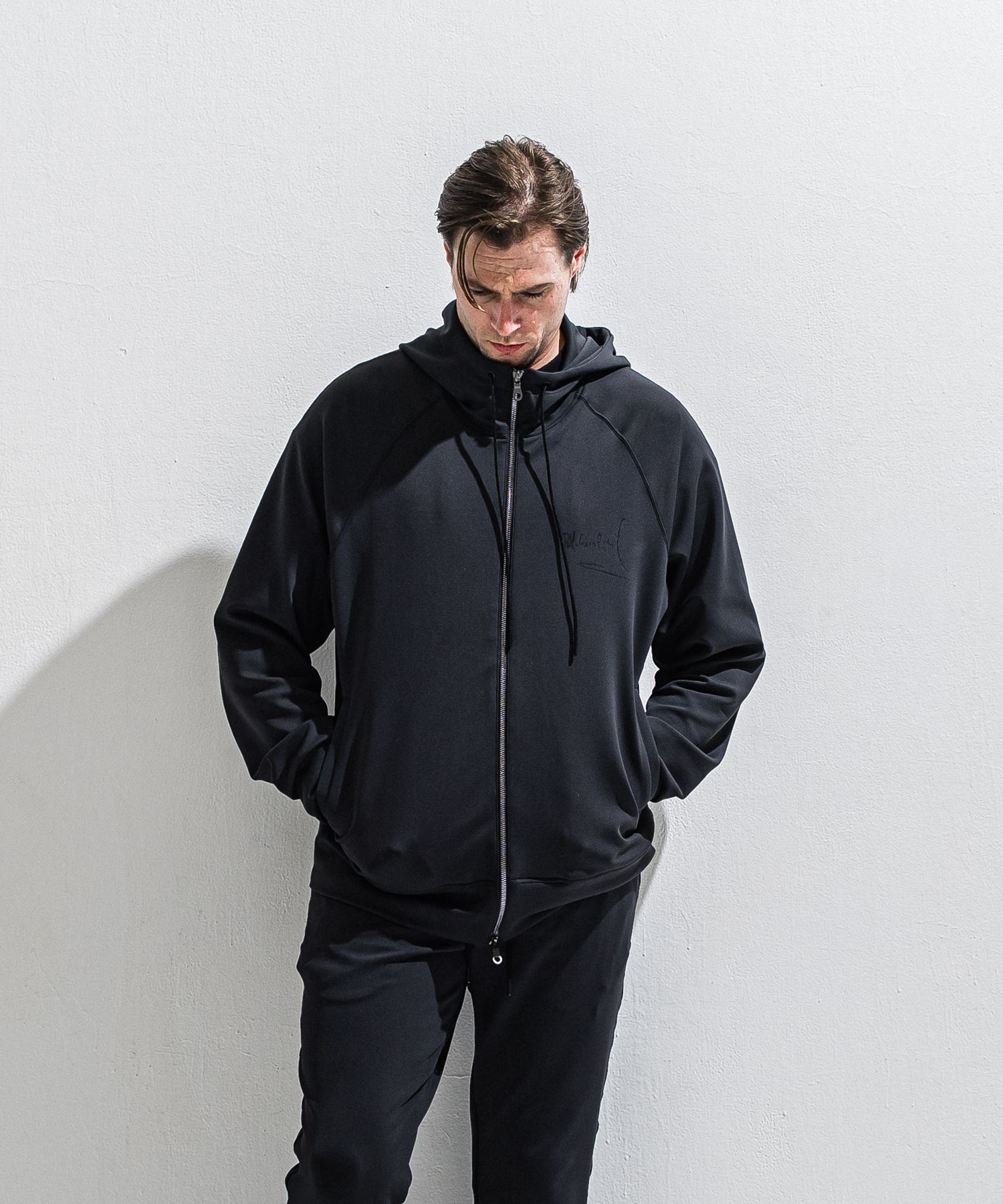 SIGN ZIP HOODIE / DP1-C-002 / サインプリントジップパーカー / ブラック (2月上旬入荷予定)