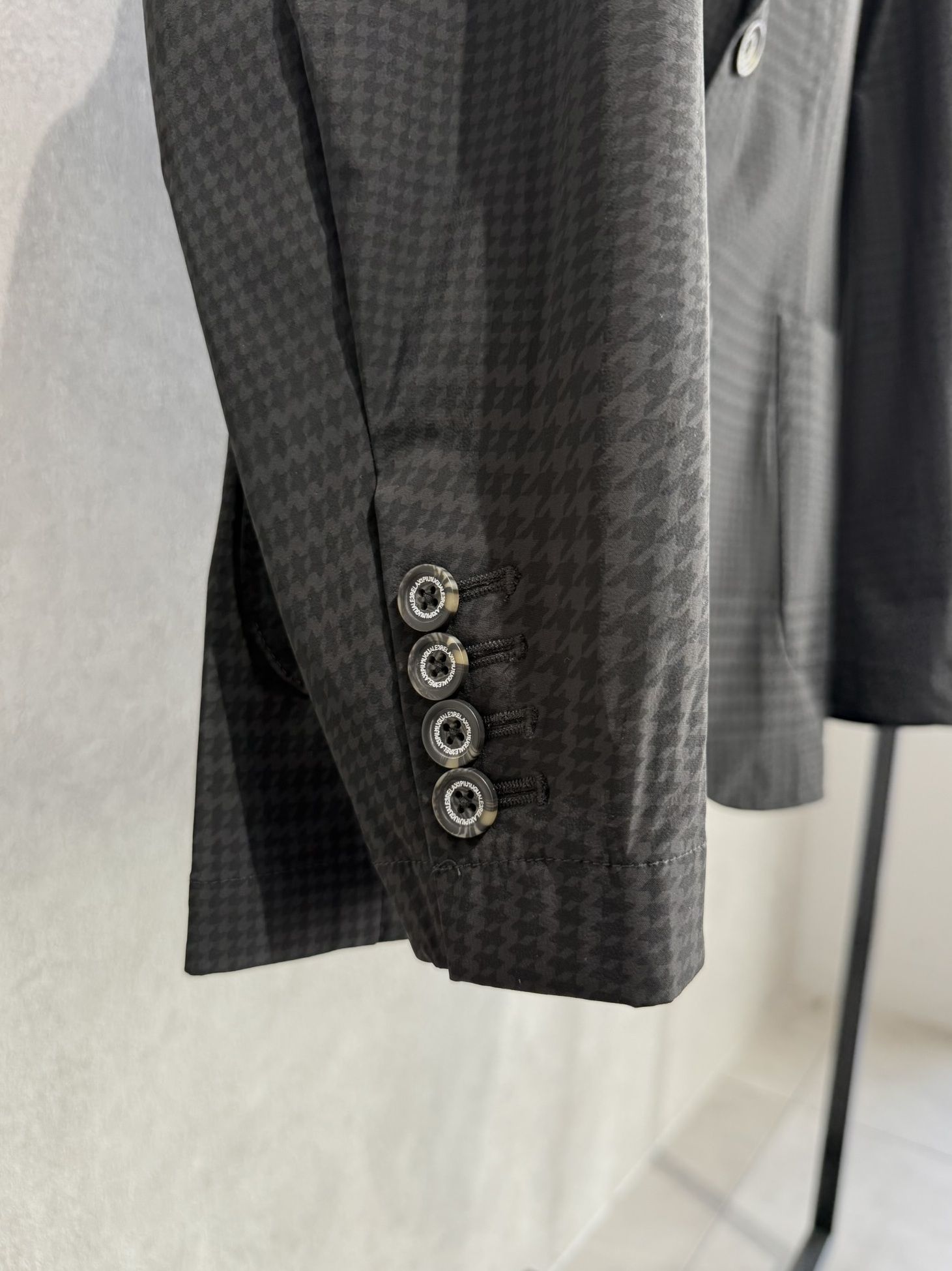 ストレッチナイロンセットアップ / uso-26062,usb-26062 / チャコール×ブラック(グレンチェック)