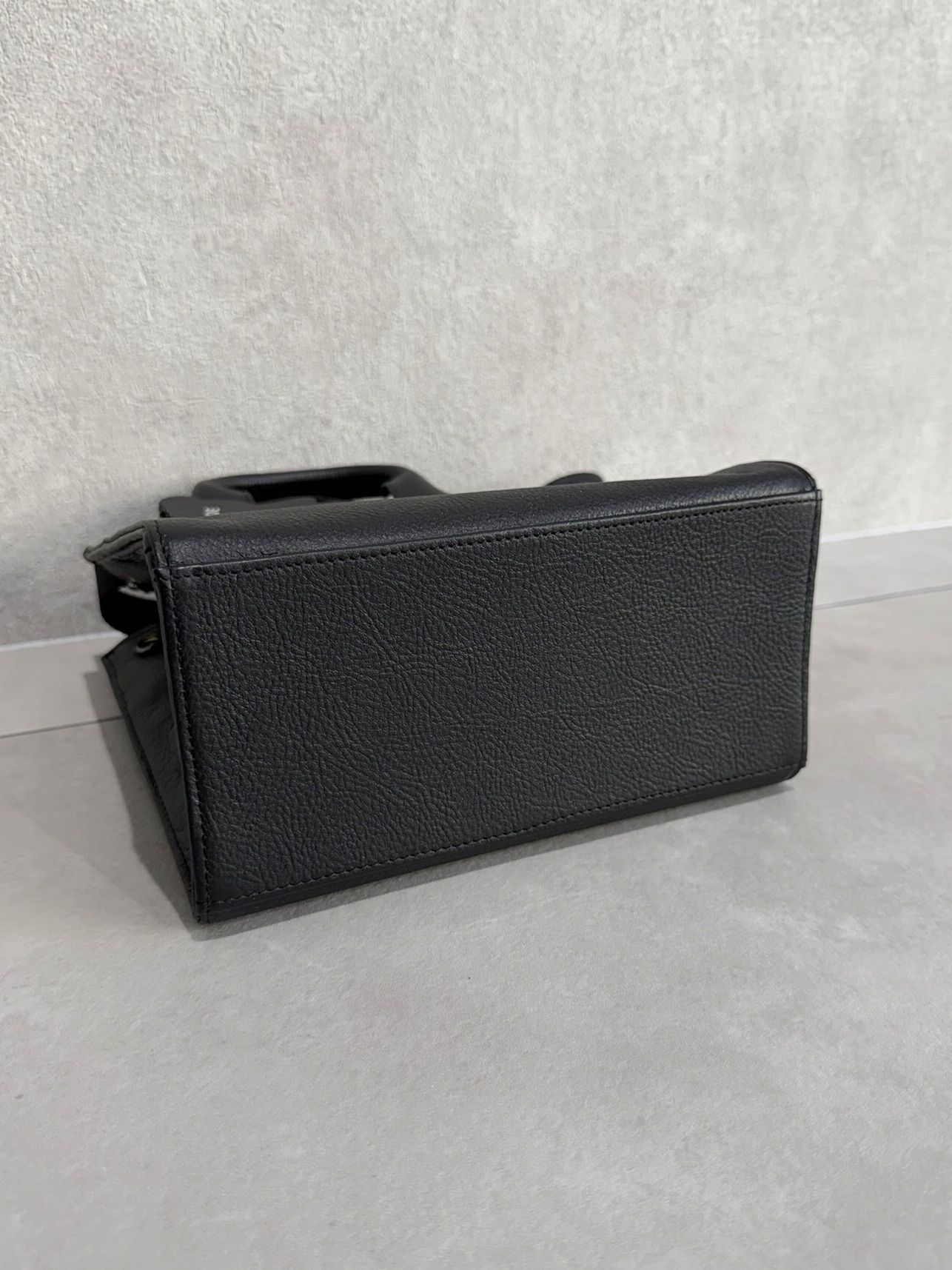 ウォータープルーフレザー ミニショルダートートバッグ / DCD-01540B / ブラック×ブラック