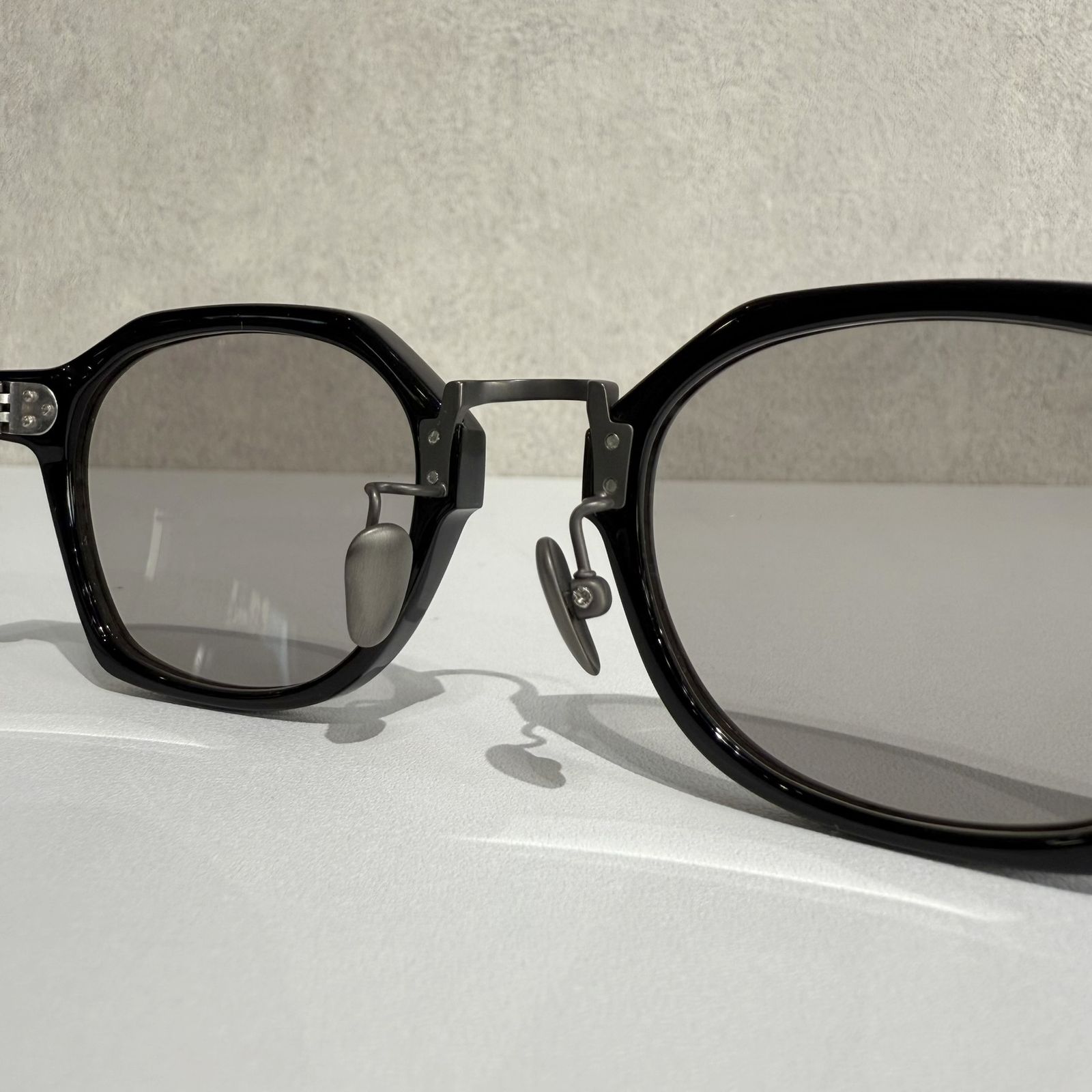 NEW. Revision R-8 / サングラス / ブラック