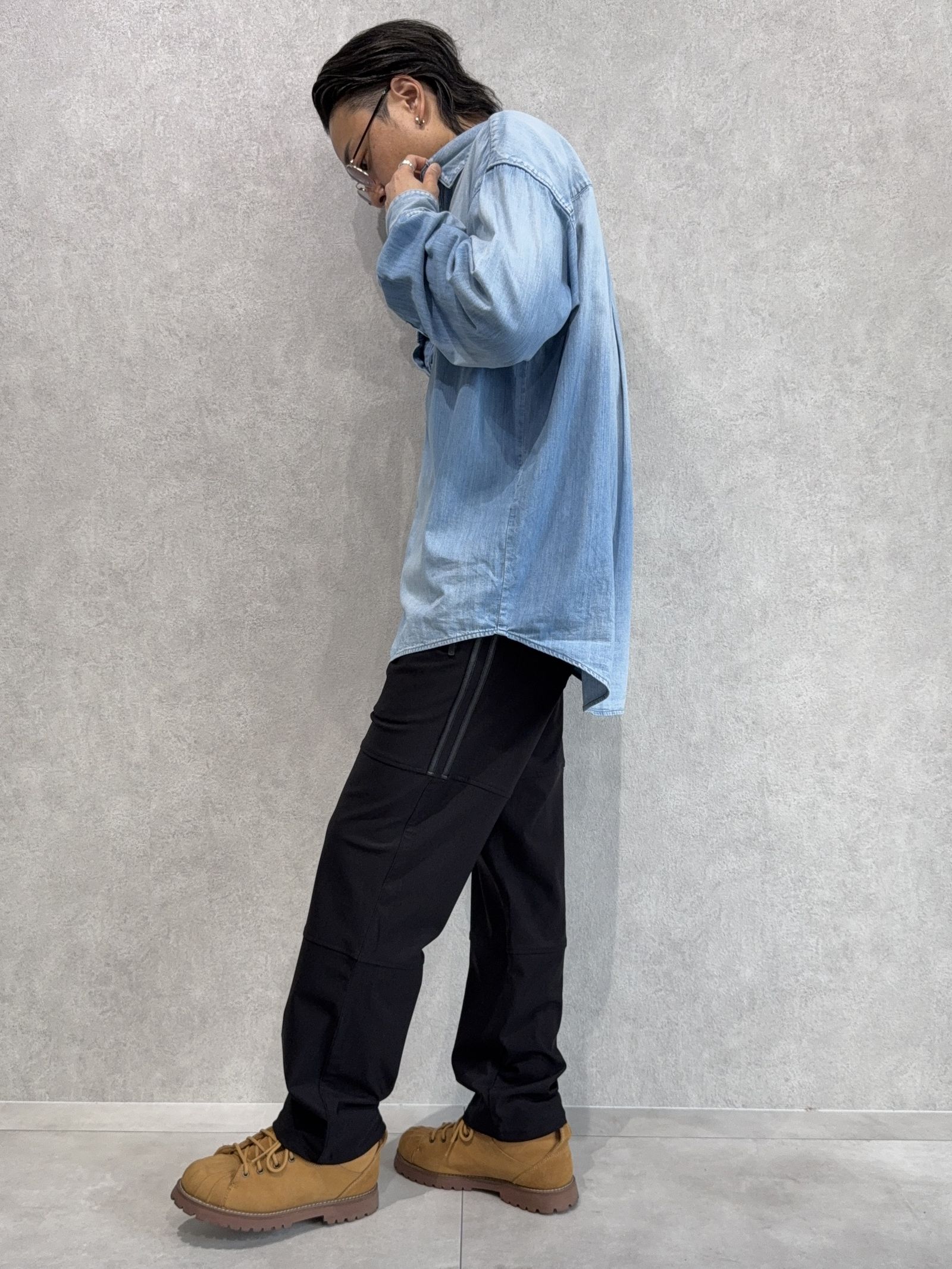 新作裏起毛ワイドラインパンツに愛用デニムシャツ