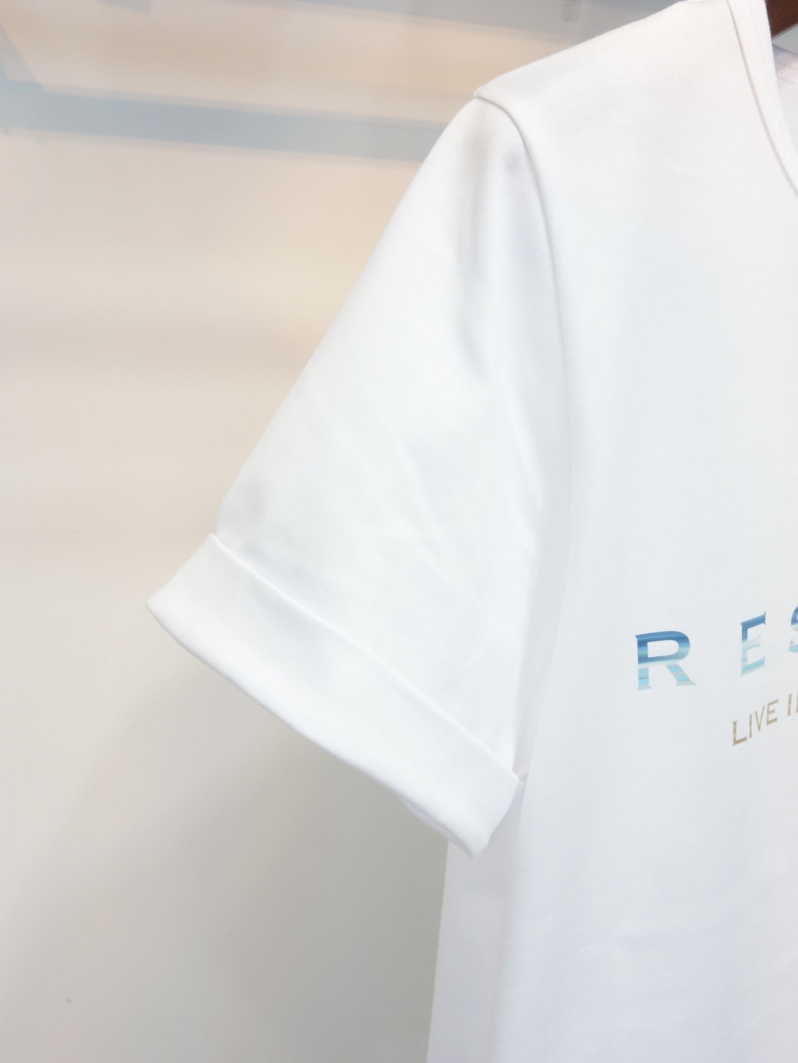 BEACH ROGO ROLL UP JERSEY TEE / RC23-T-004 / ロゴプリントTシャツ