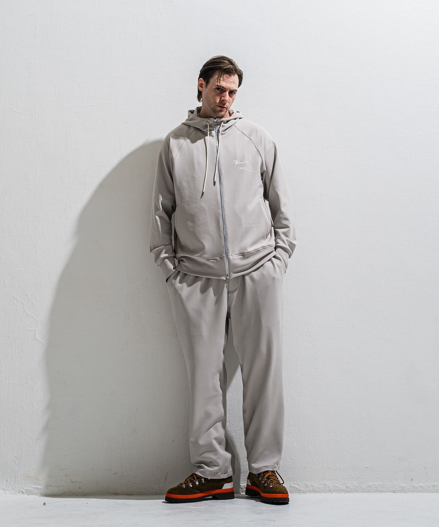 SIGN ZIP HOODIE / DP1-C-002 / サインプリントジップパーカー / グレージュ (2月上旬入荷予定)