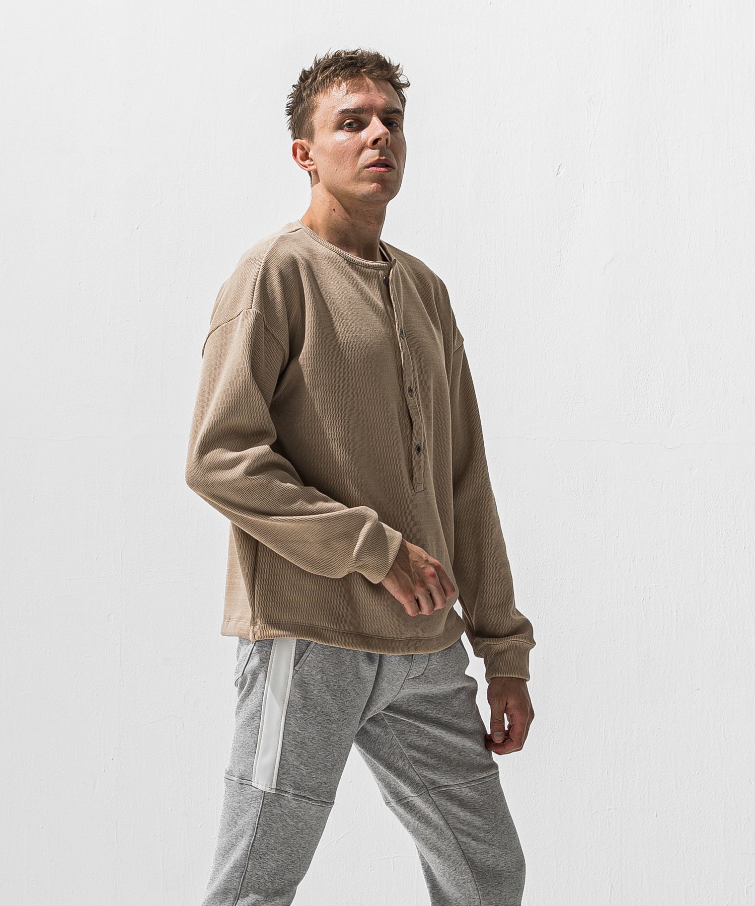 OVER HENRY VELOURS FLEECE THERMAL / RC42-C-004 / 裏起毛オーバーサイズヘンリーネックサーマル / ブラウン (10月下旬入荷予定)