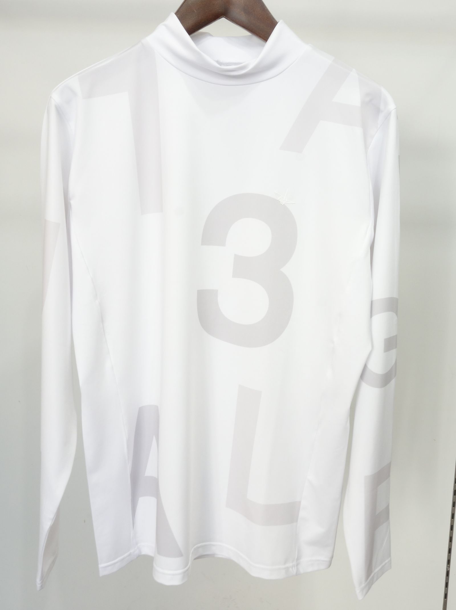 ランダムロゴラッシュガードモックネックTシャツ / ust-21013
