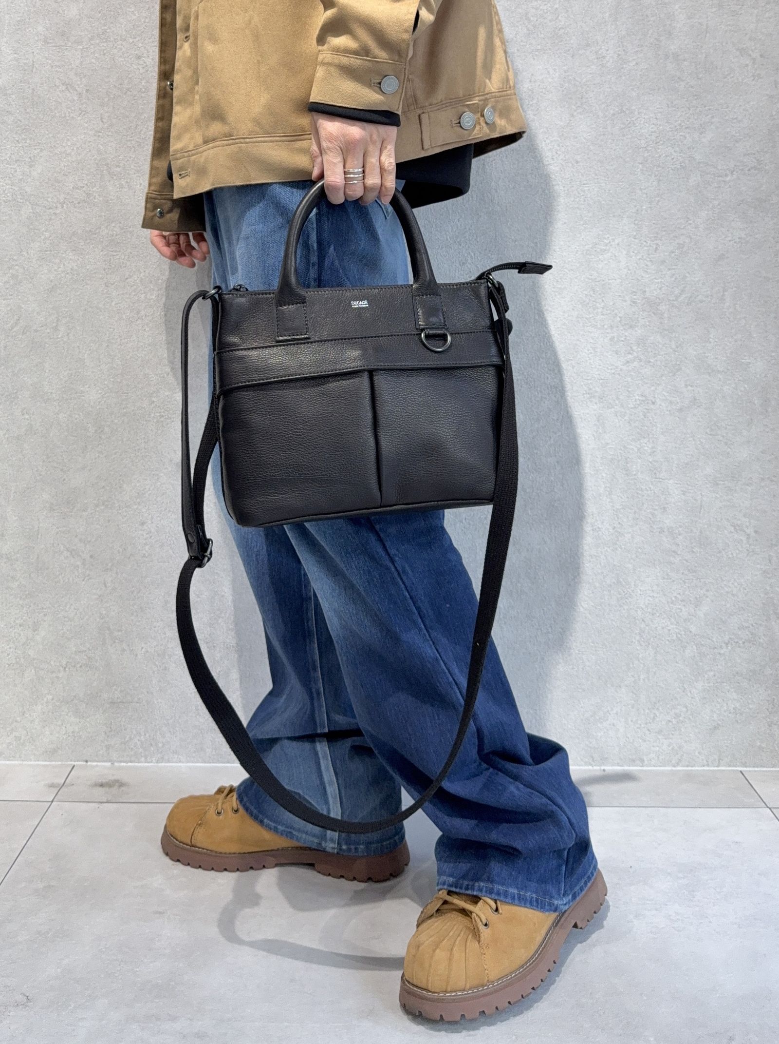 オイルドカウレザー ミニハンドショルダーバッグ / DCD-01507B / ブラック×ブラック