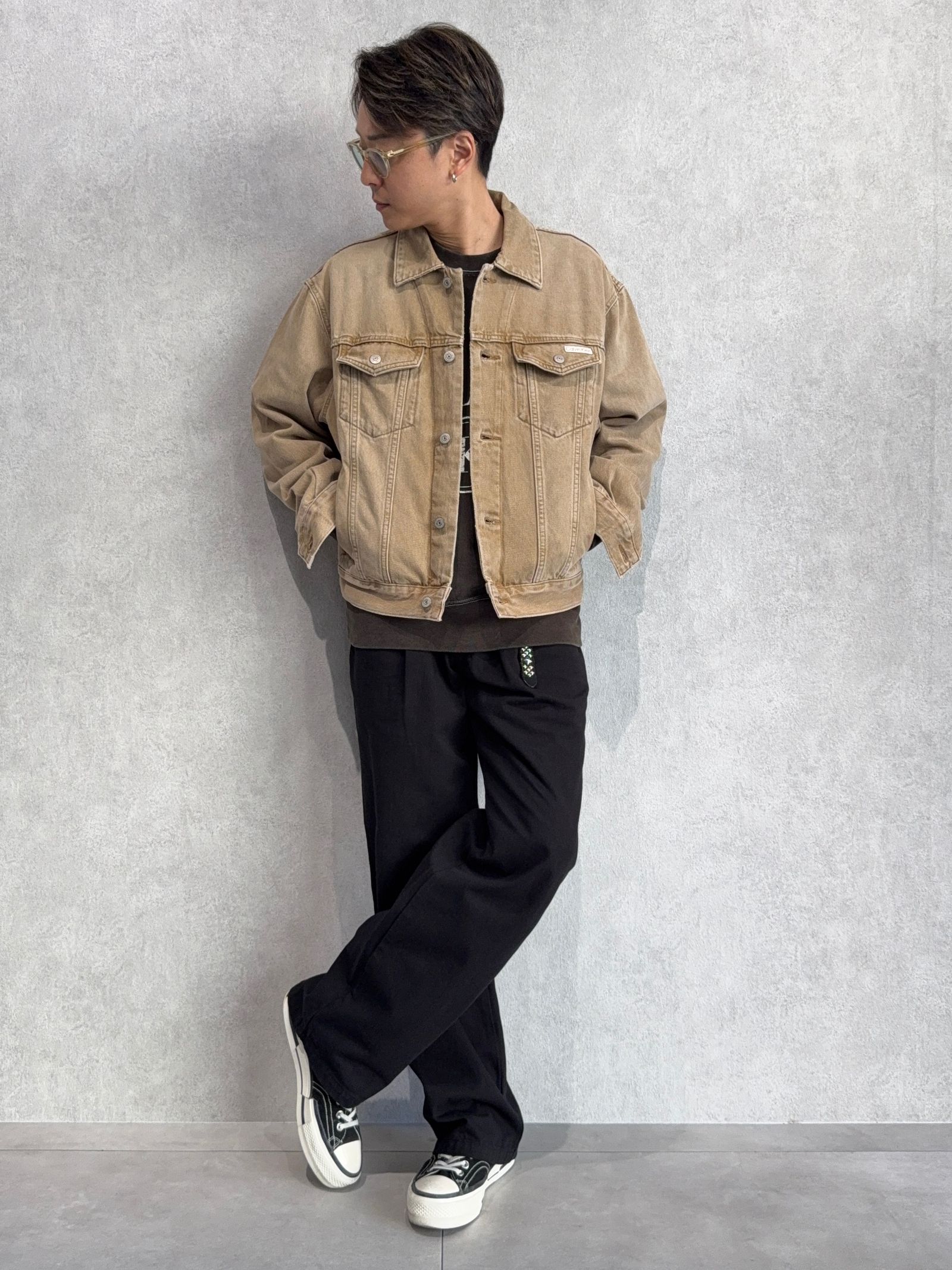【Calvin Klein】×【RESOUND】ブラックデニムで引き締めた秋の新作コーデ