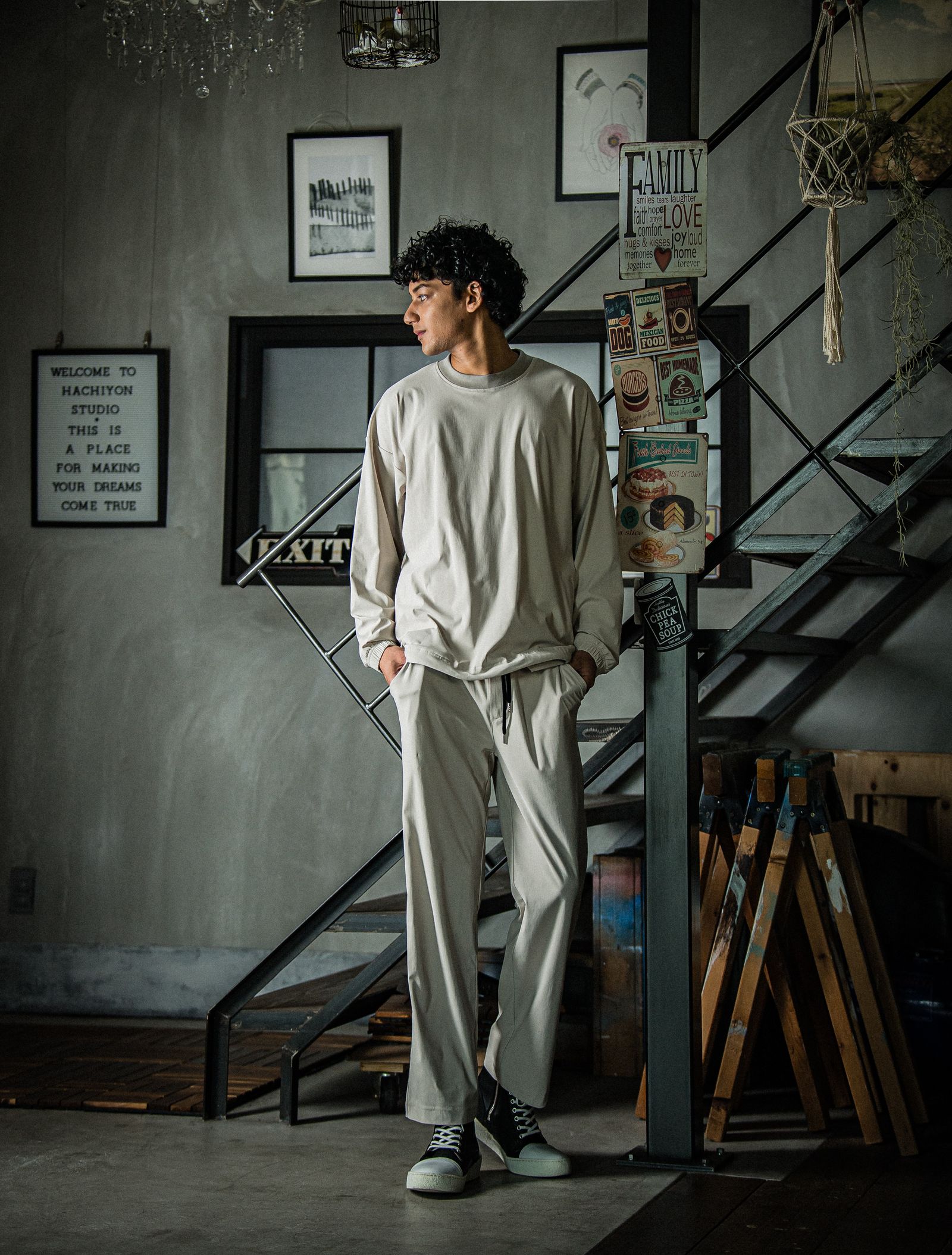 CHRIS EASY WIDE PANTS / RC31-ST-016W / ナイロンワイドパンツ / グレージュ