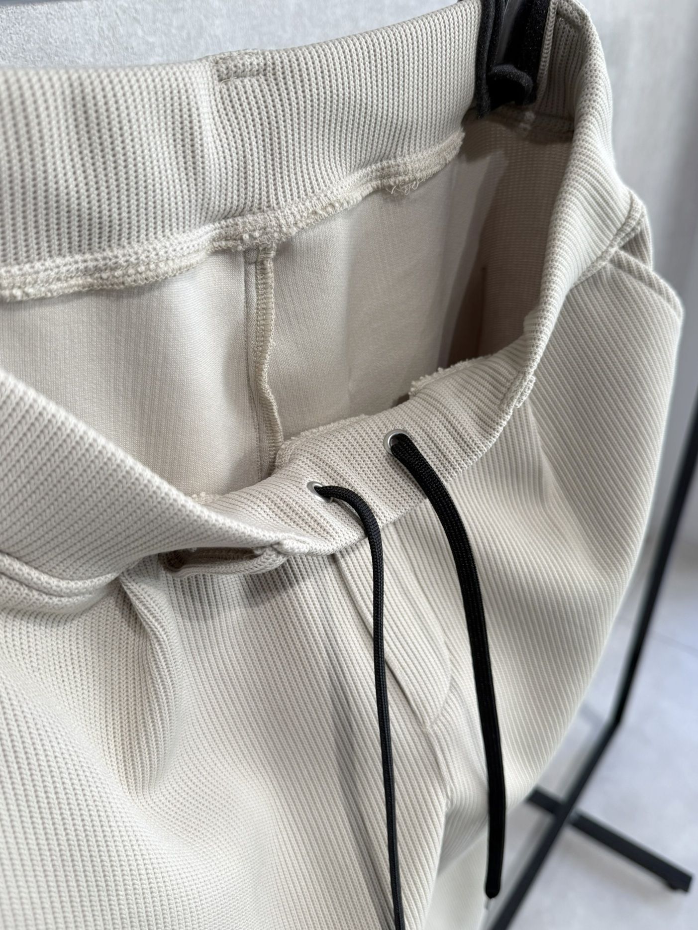 AZE WIDE TUCK PANTS / RC39-ST-016WT2 / 高機能畦編みニットワイドタックパンツ / グレージュ