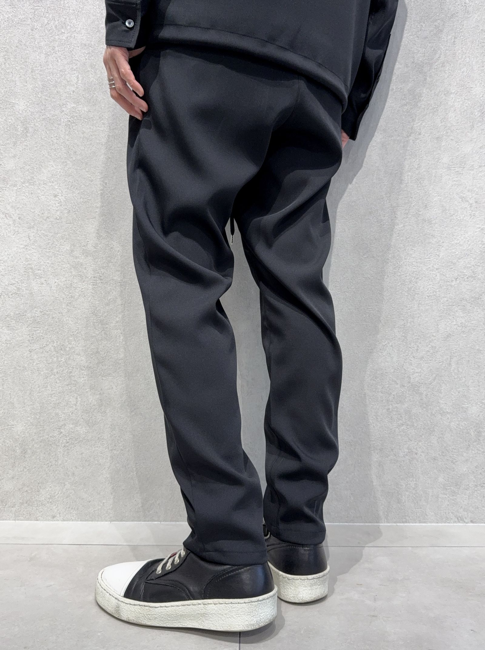 PAT WIDE EASY PANTS / RC39-ST-036BN / サテンワイドテーパードパンツ / ブラック