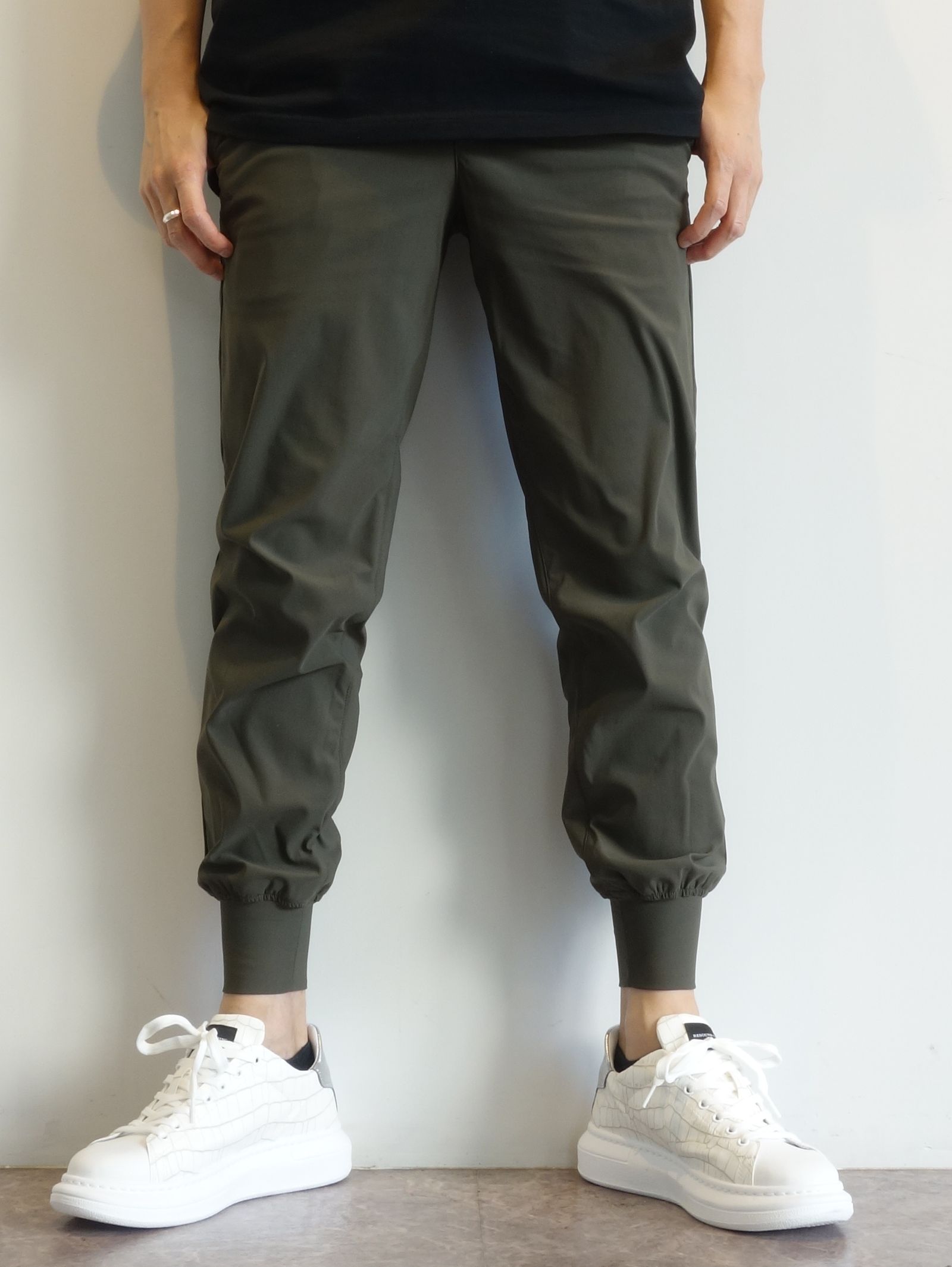 BILLIE NYLON PANTS / RC25-ST-028 / ナイロンリブパンツ / カーキ